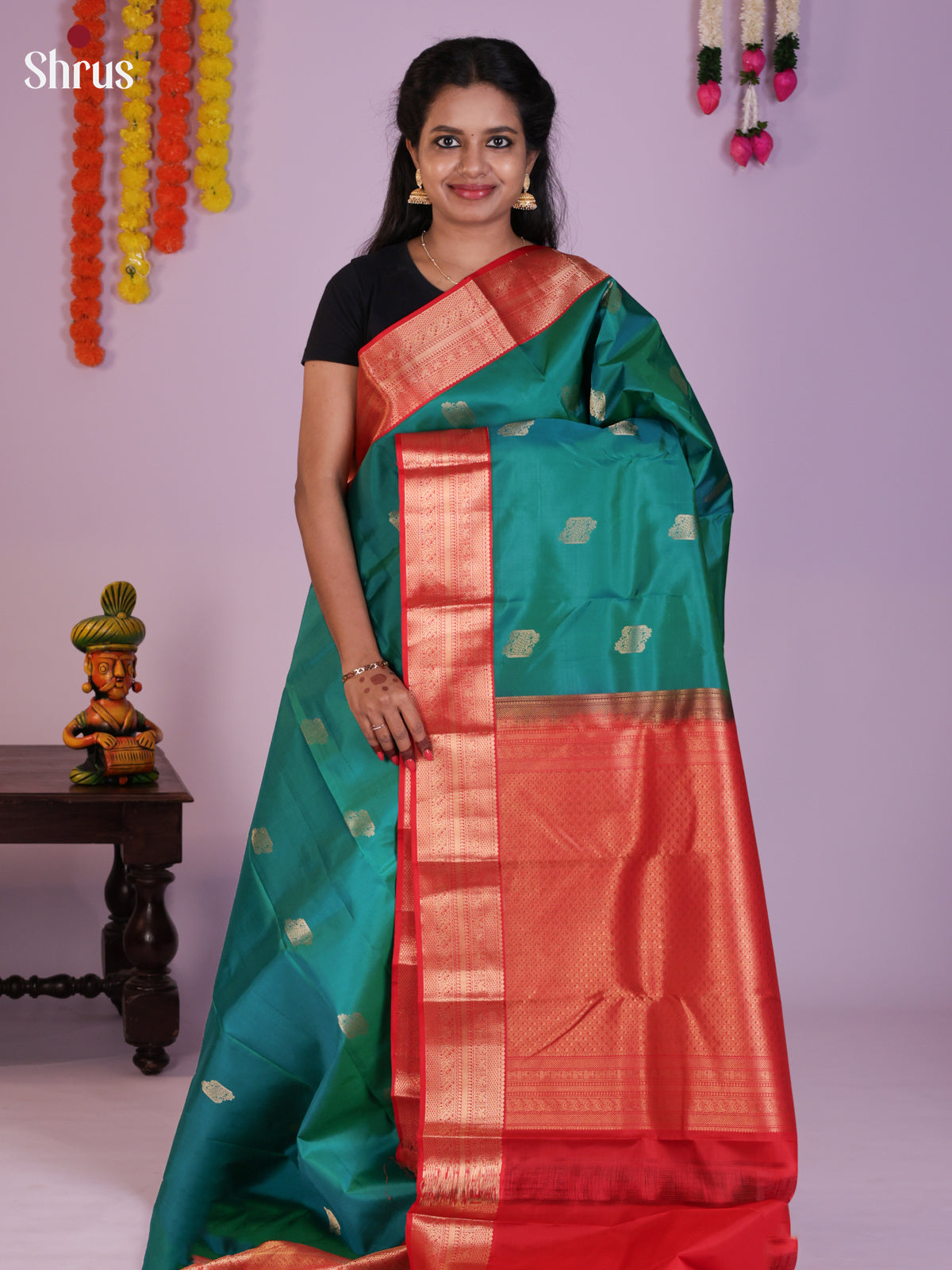 DIS27460 - Kanchipuram Butta design Saree - Shop on Shrus.com