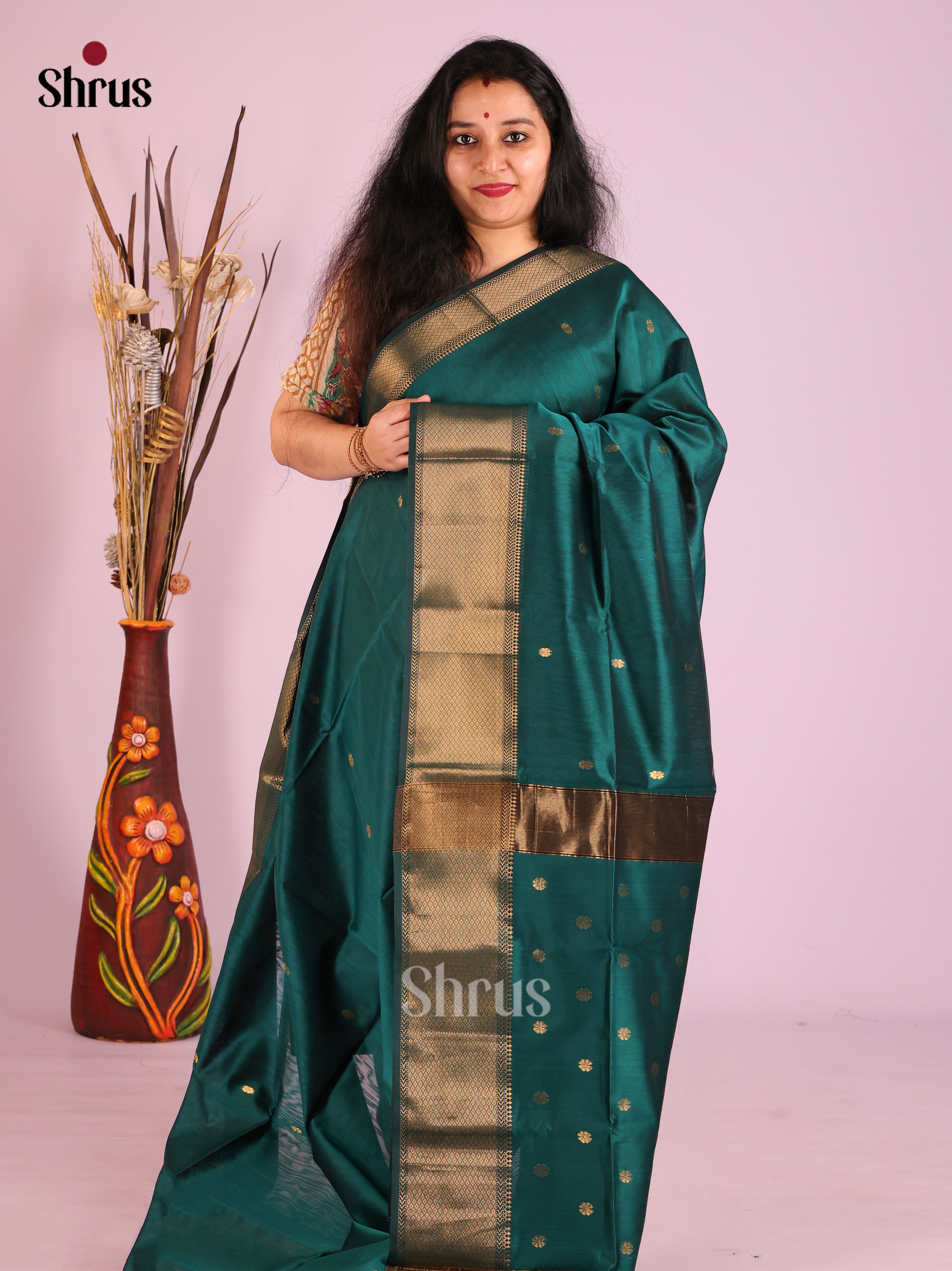 Peacock Green(Single Tone)- Maheshwari silkcotton Saree - Shop on Shrus.com