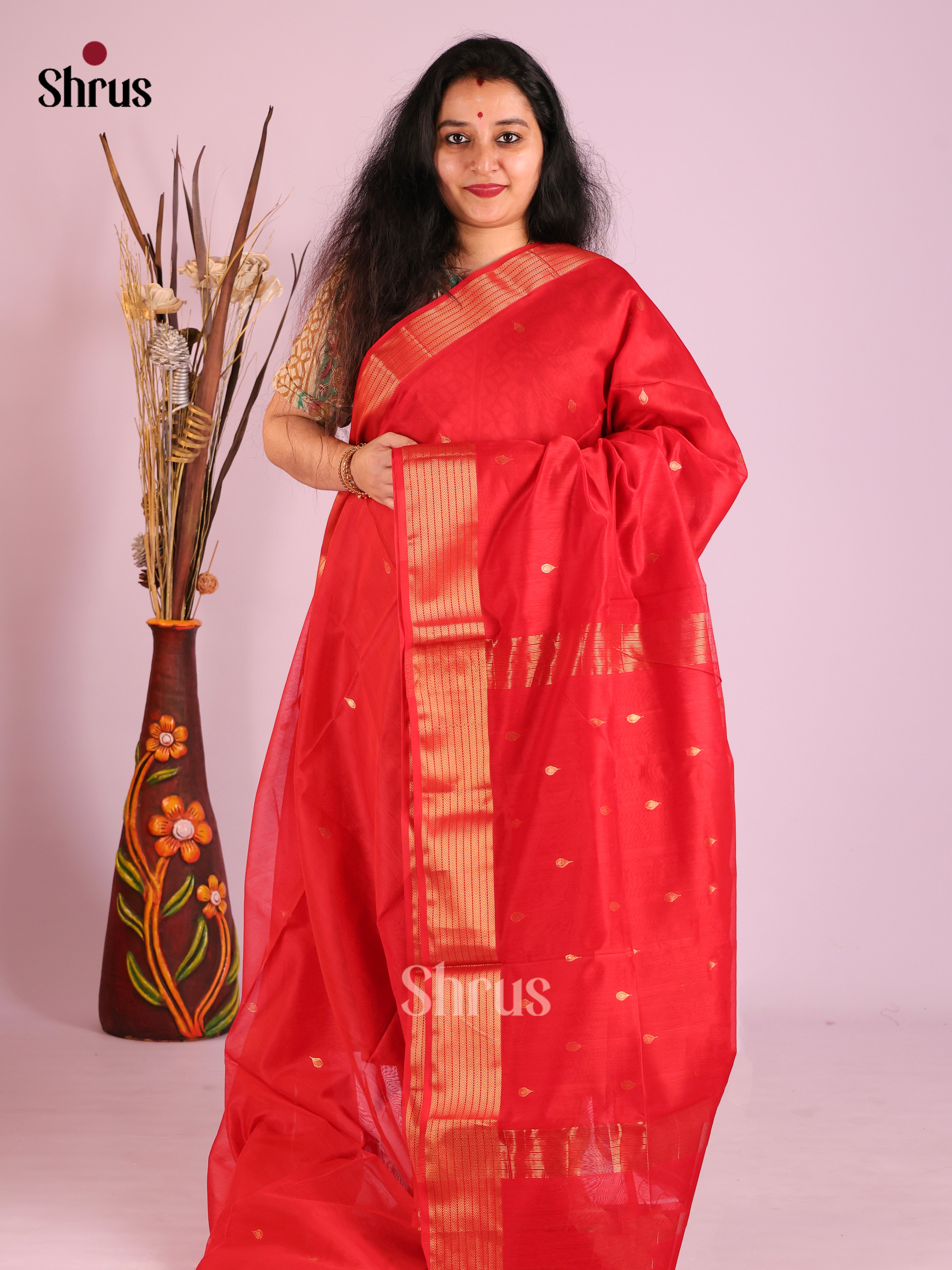 Traditional Red Maheshwari Silk Cotton Saree with Golden Buttas & Zari Pallu