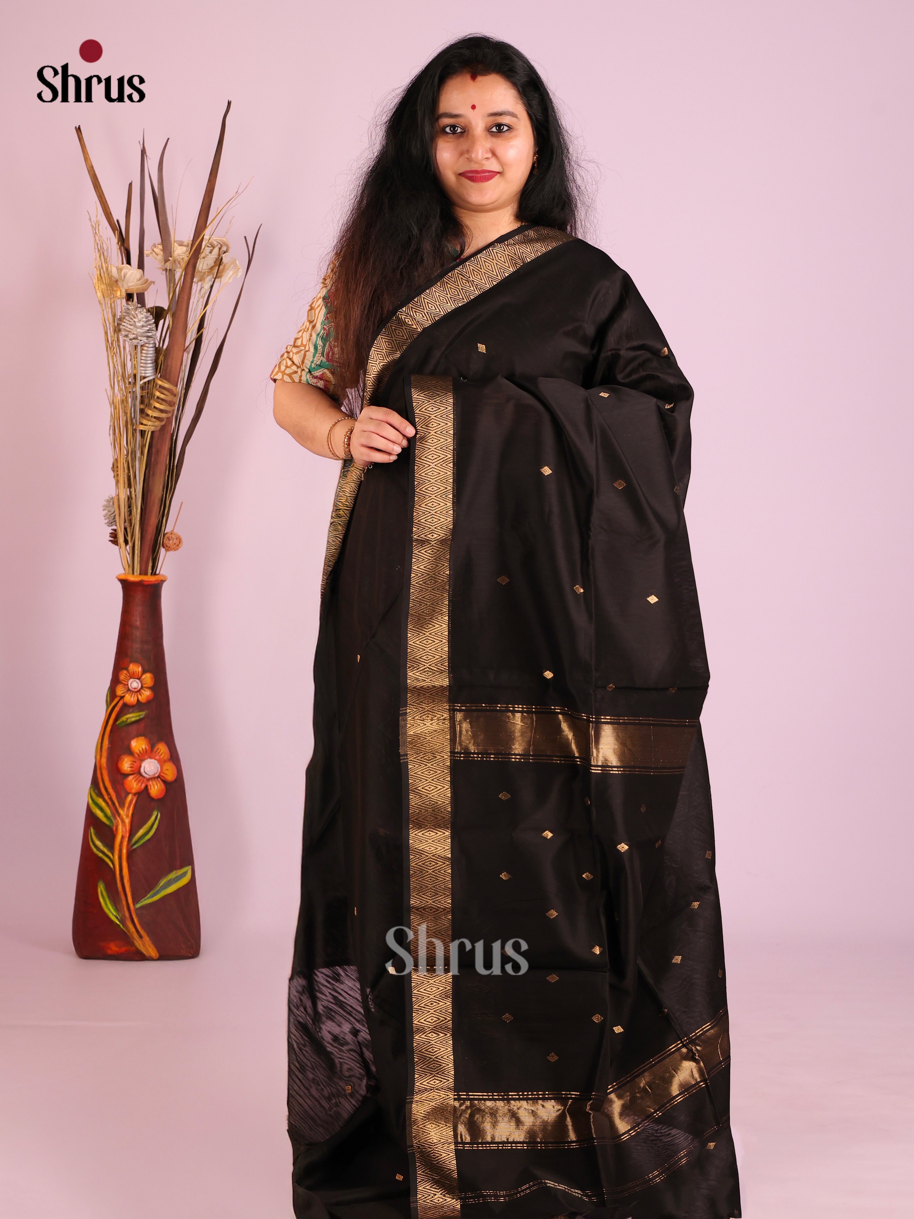 Stunning Black Maheshwari Cotton Silk Saree with Zari Buttas & Self Zari Pallu