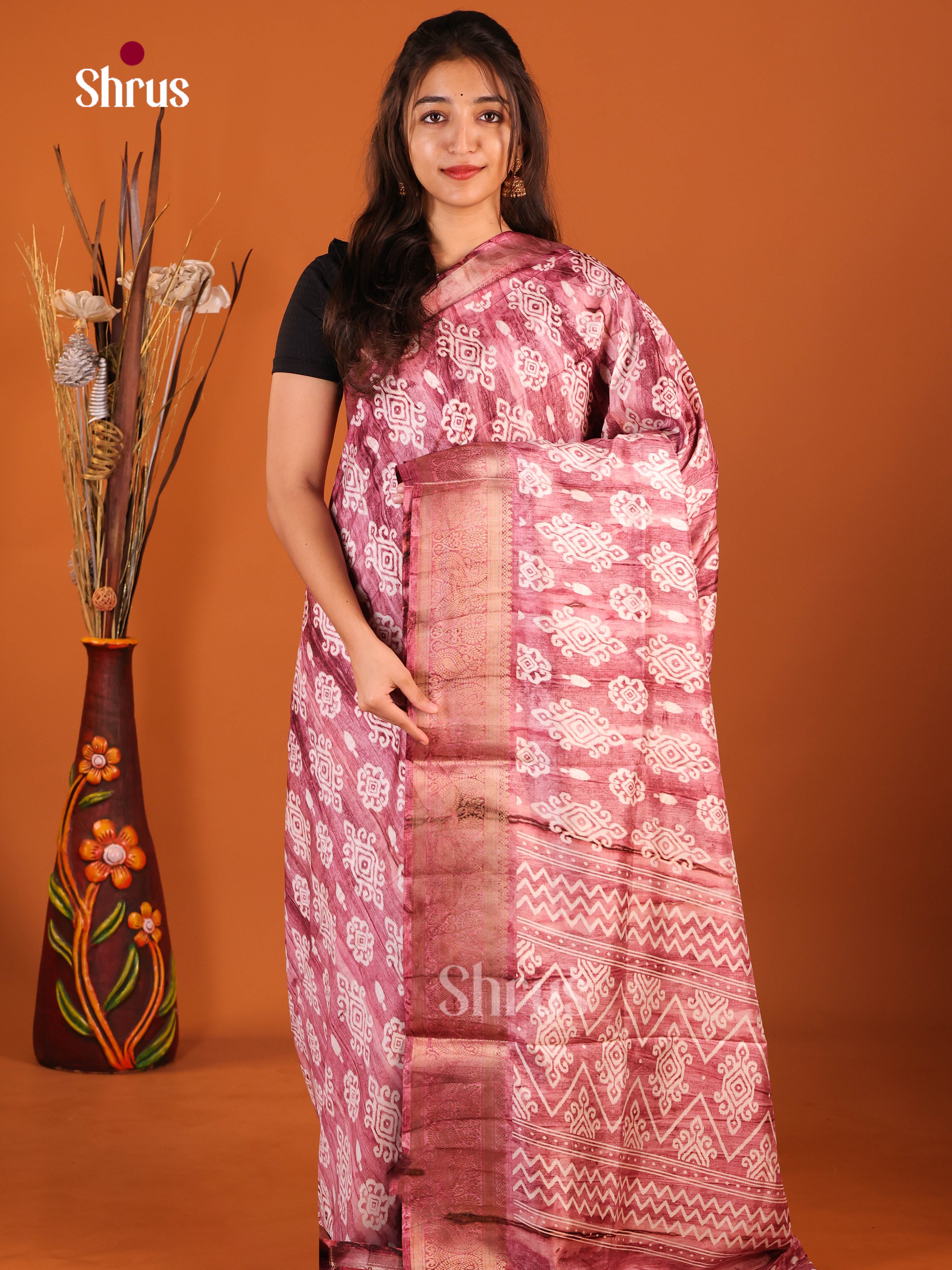 DIS29141 - Semi Dola silk Saree