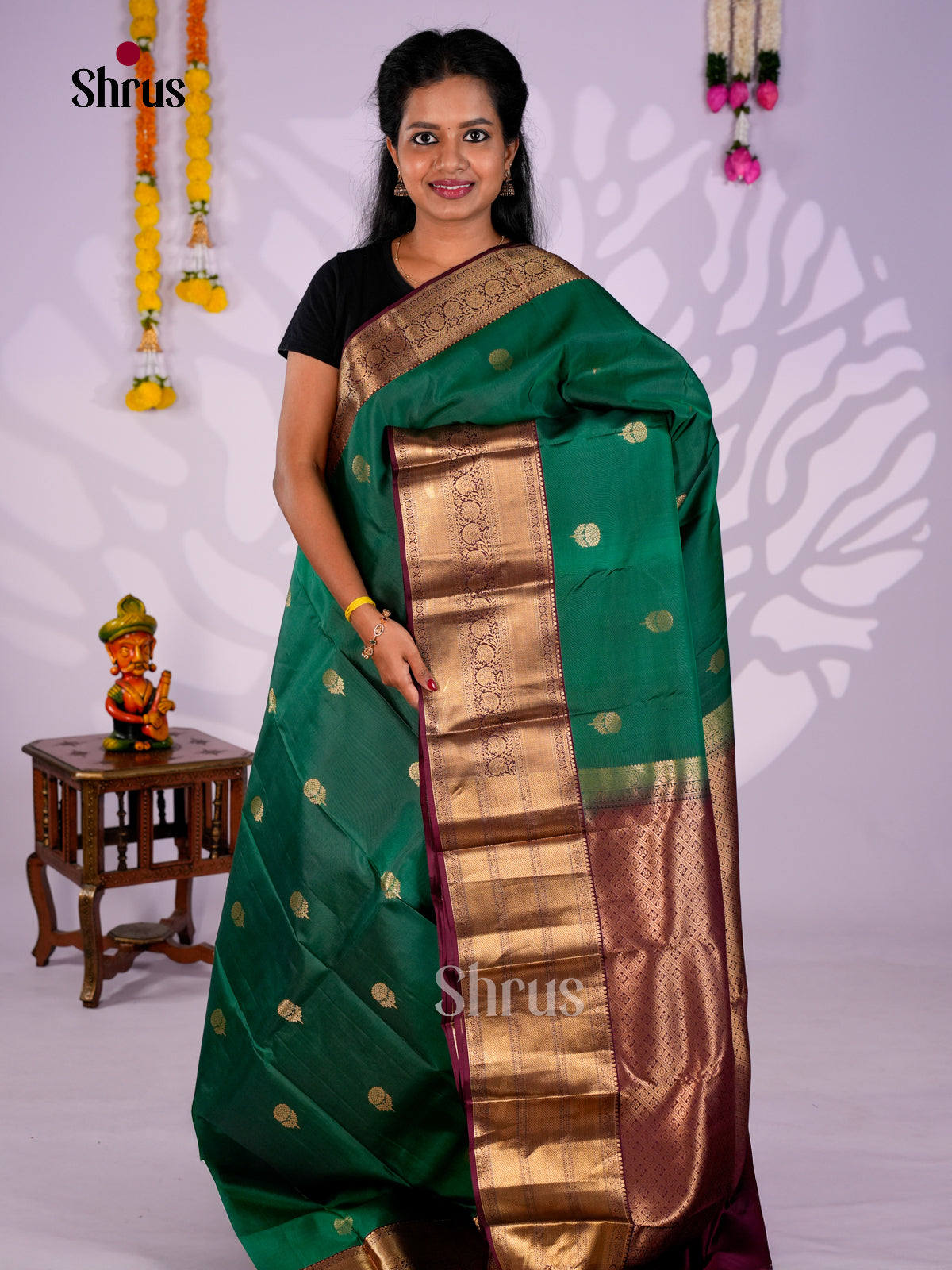 DIS30199 - Kanchipuram silk (HR) Saree - Shop on Shrus.com