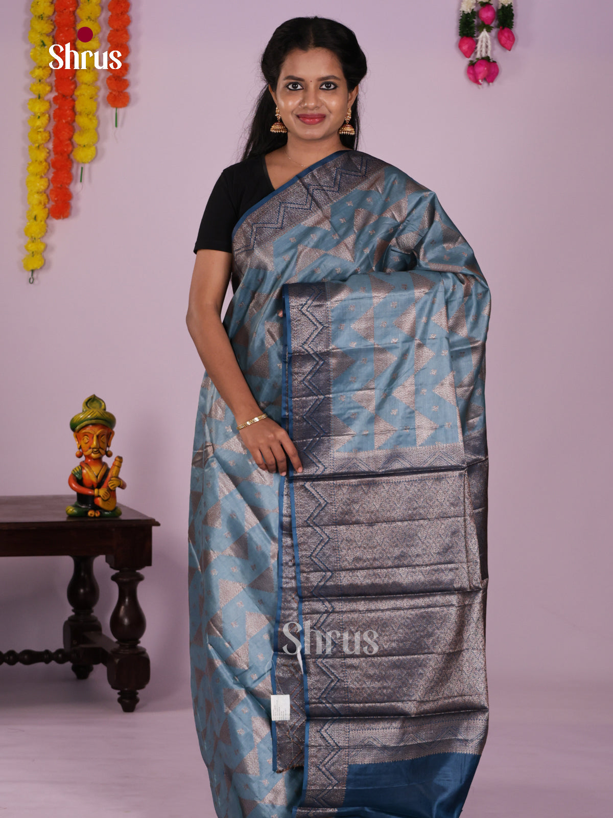 DIS30308 - Tussar Saree - Shop on Shrus.com