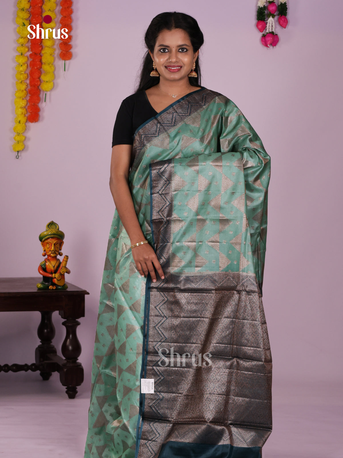 DIS30309 - Tussar Saree - Shop on Shrus.com