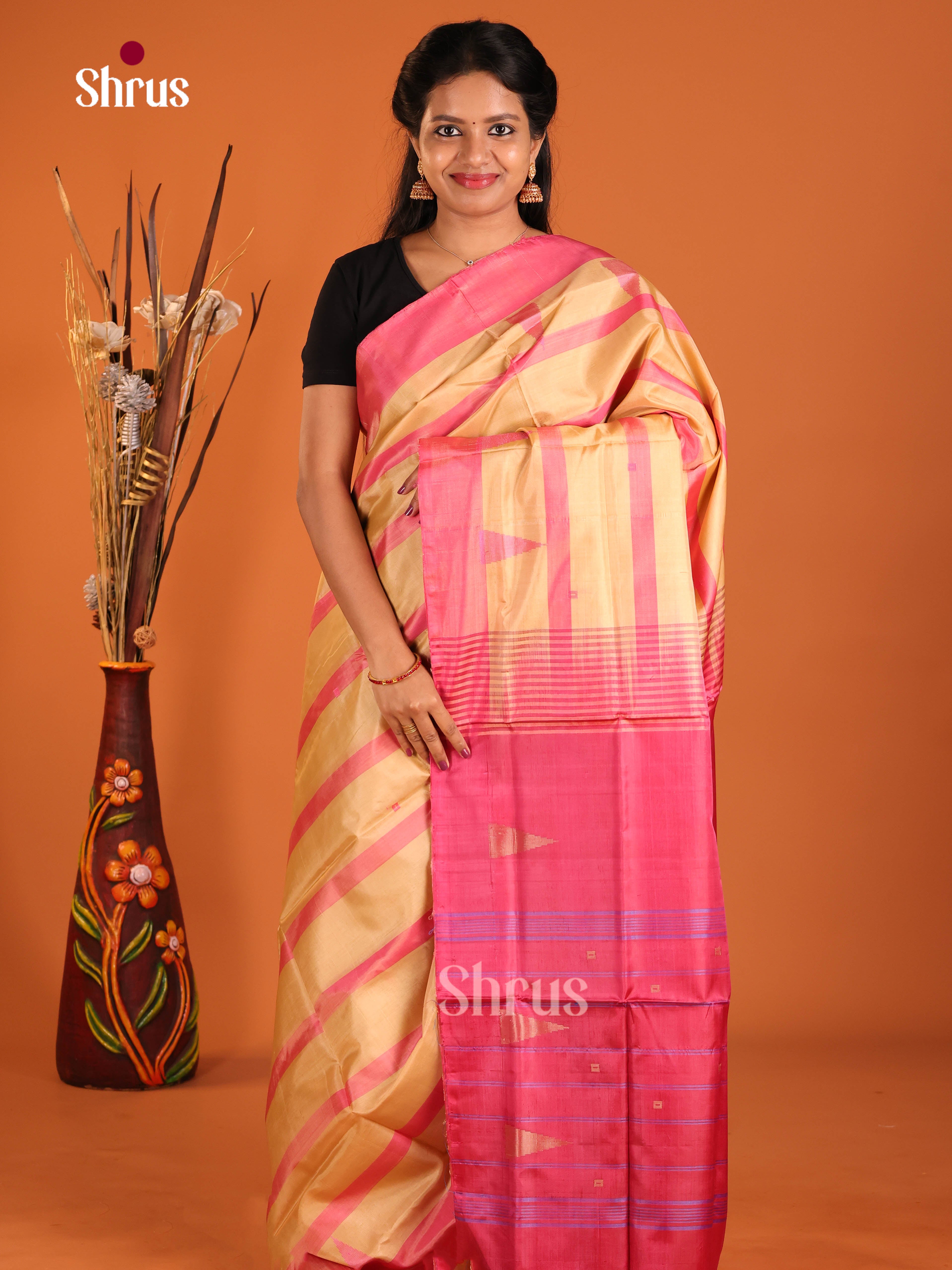 DIS30611 - Banana Pith without blouse Saree - Shop on Shrus.com