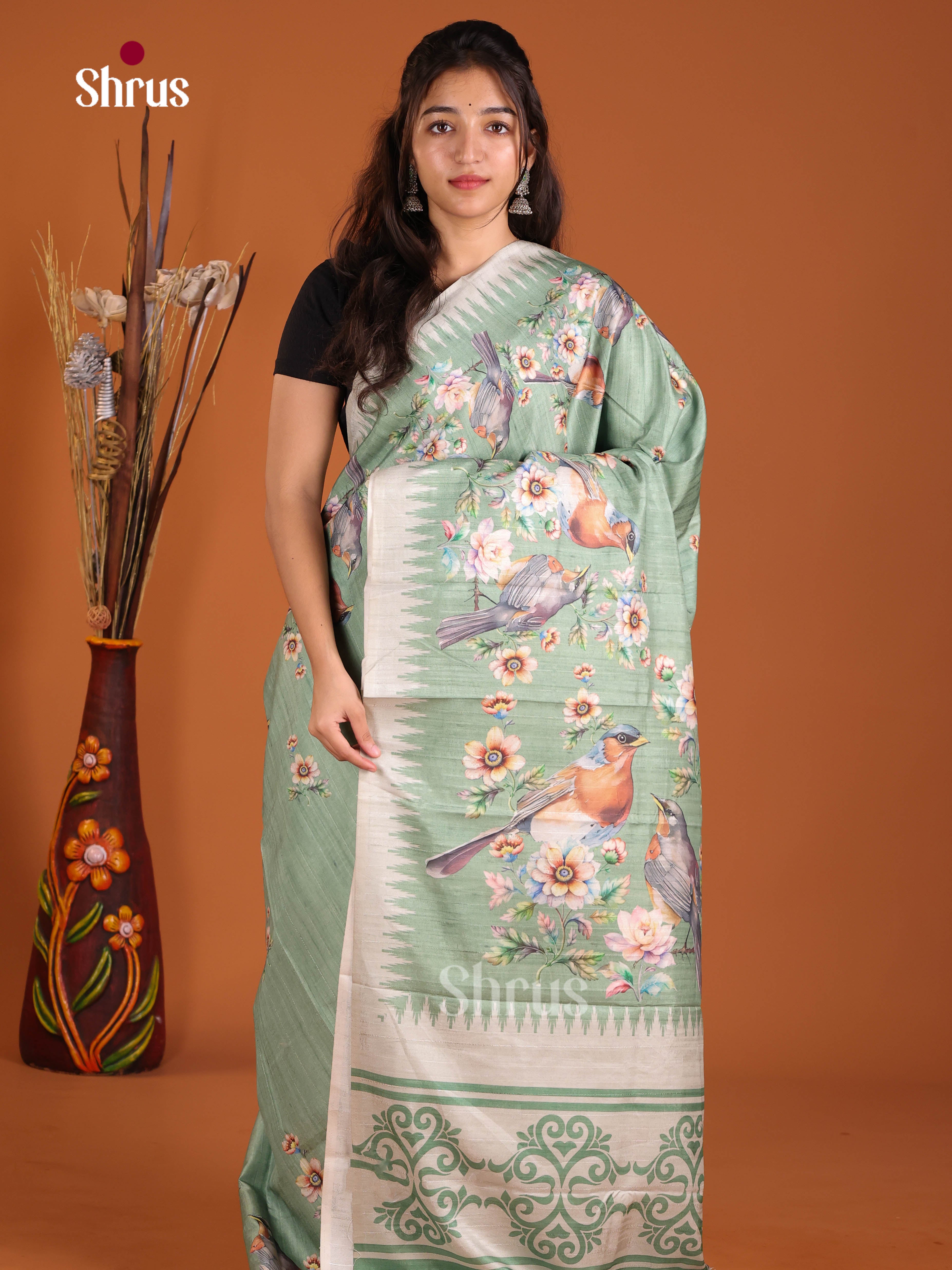 DIS30782 - Semi matka Saree