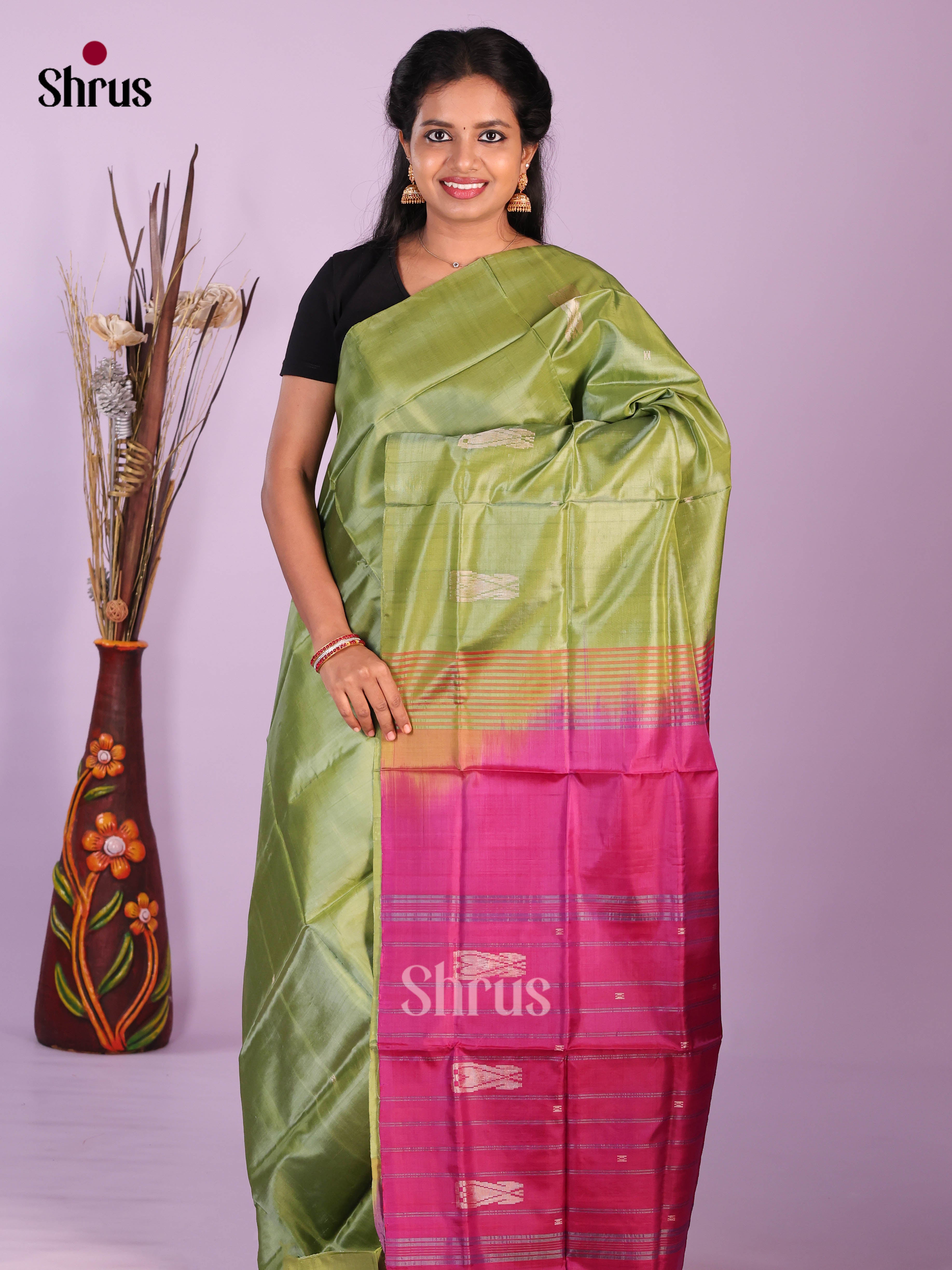 Green & Majenta Pink - Banana Pith without blouse Saree - Shop on Shrus.com