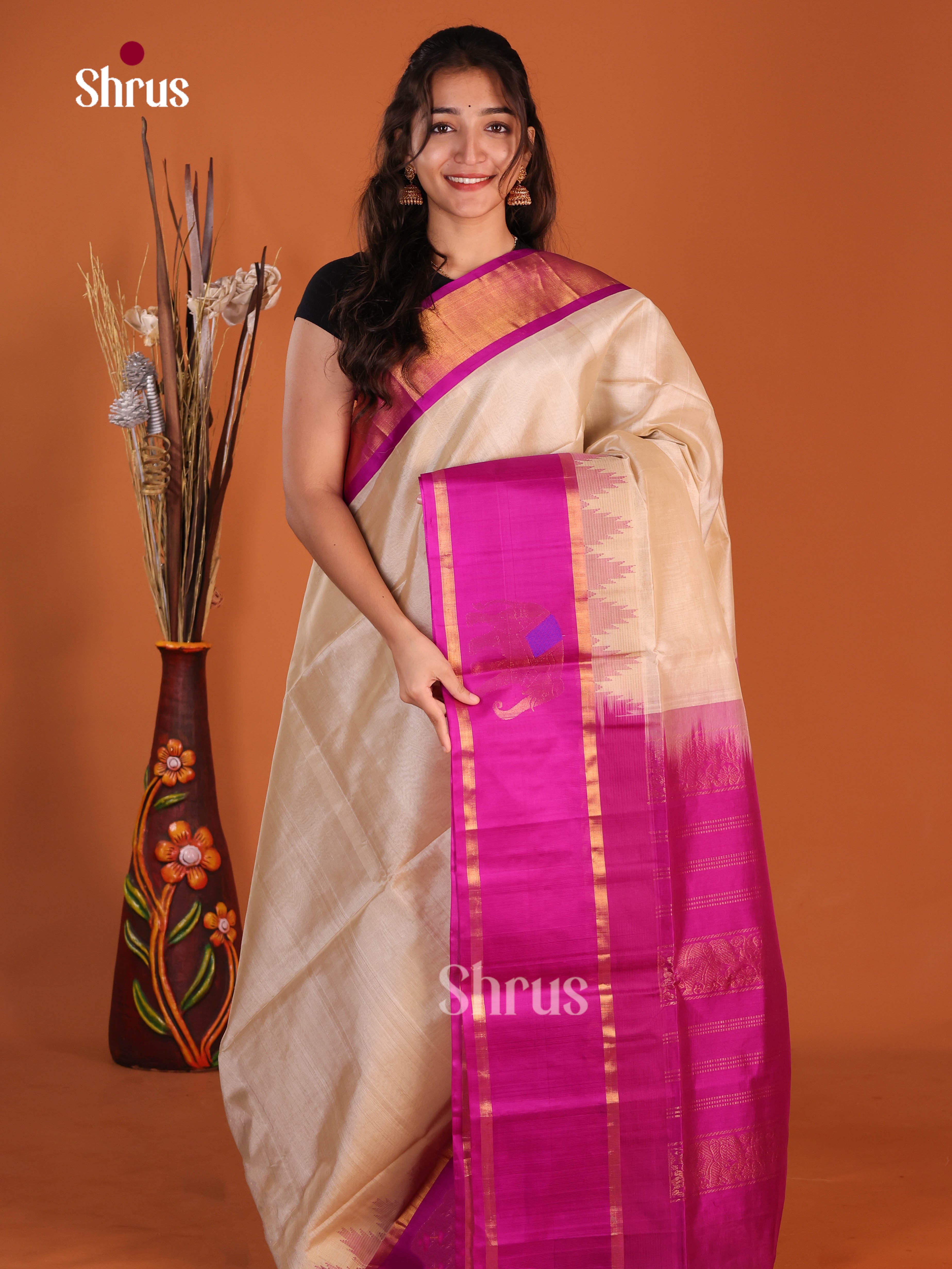 Cream & Majenta Silk Cotton Korvai-Medium border Saree