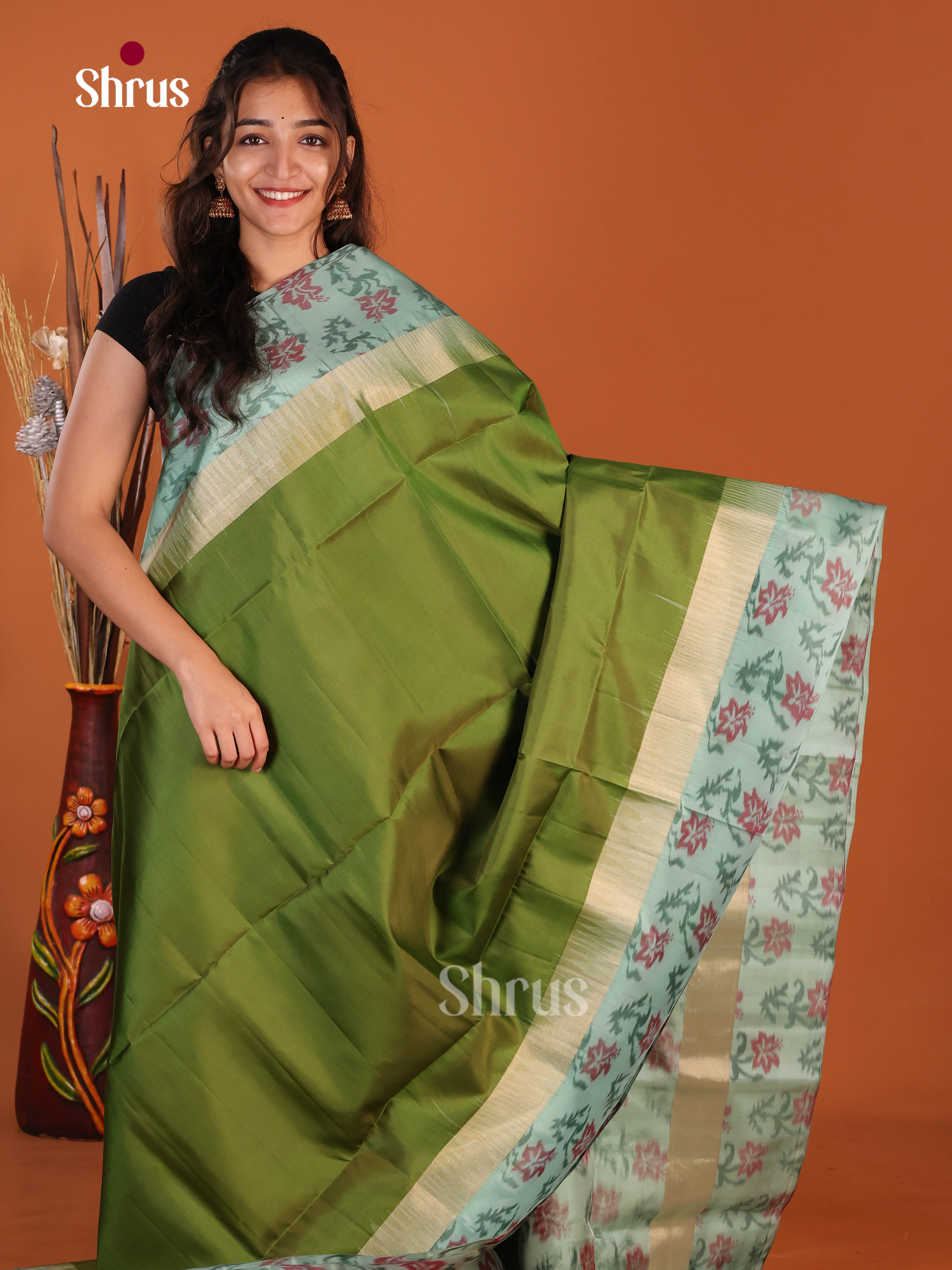 DJS08266 - Soft Silk (HR) Saree - Shop on Shrus.com