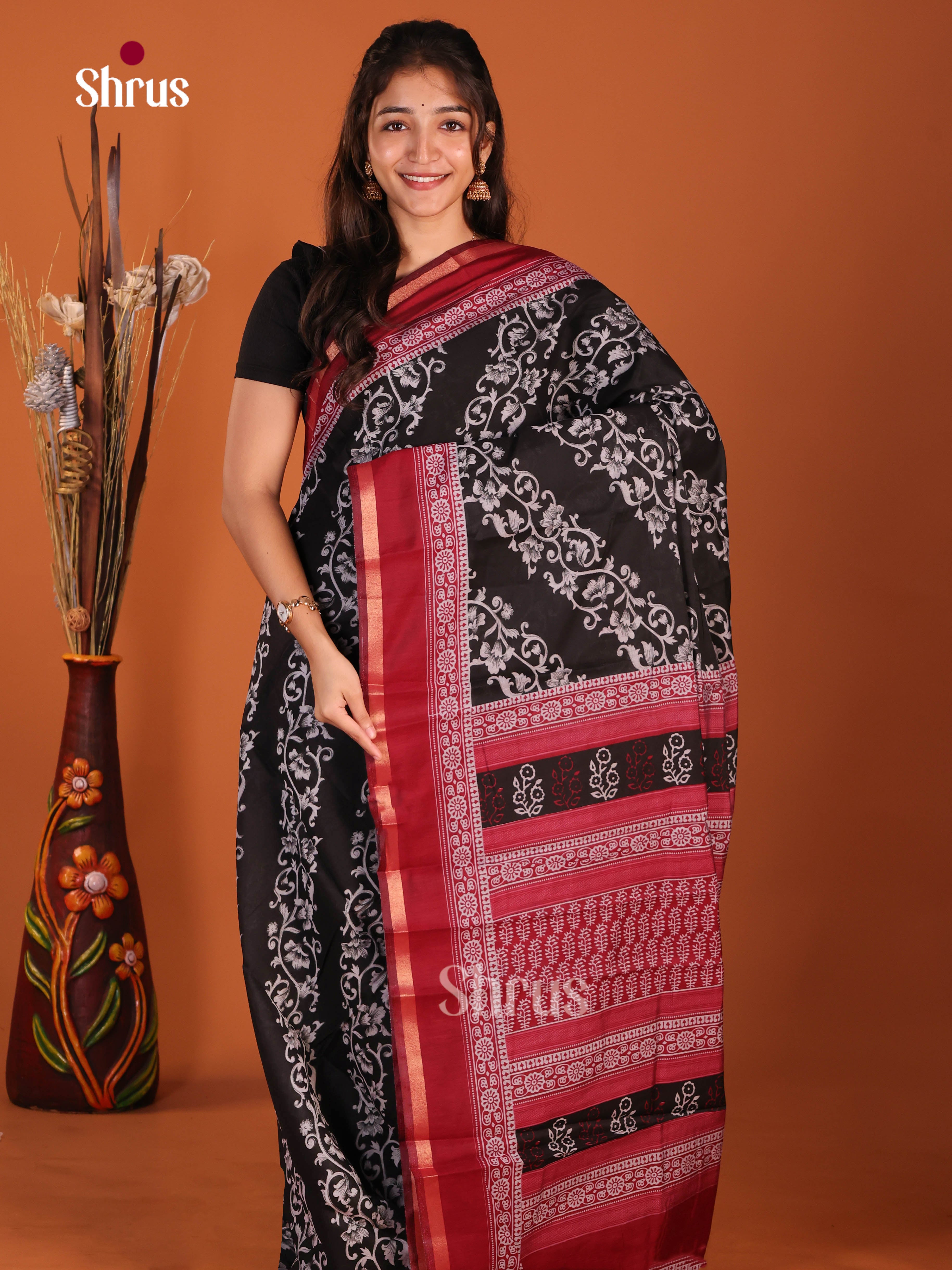 Black & Red - Art Modal Saree