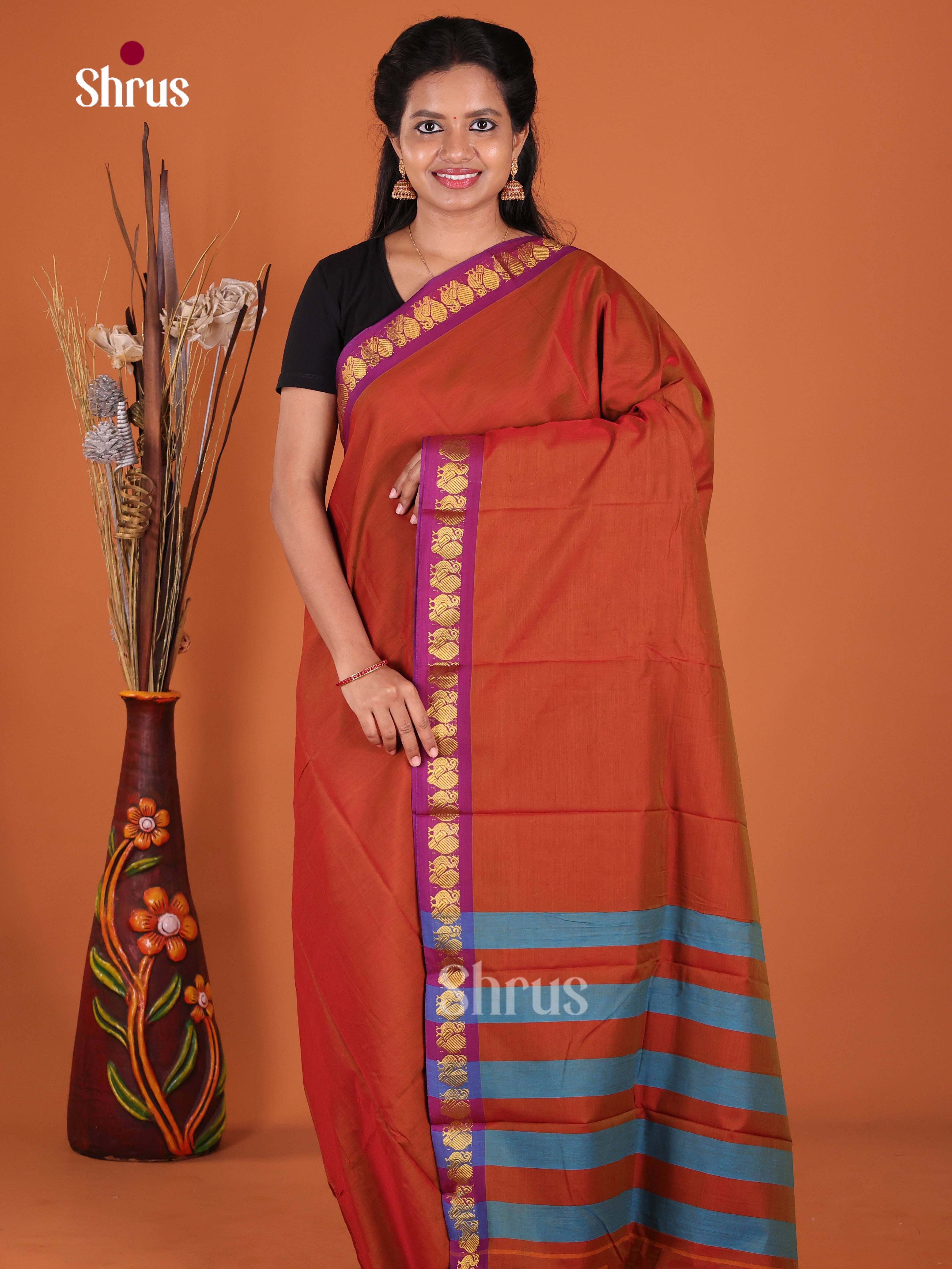 Arakku & Purple - Narayanpet Cotton Saree