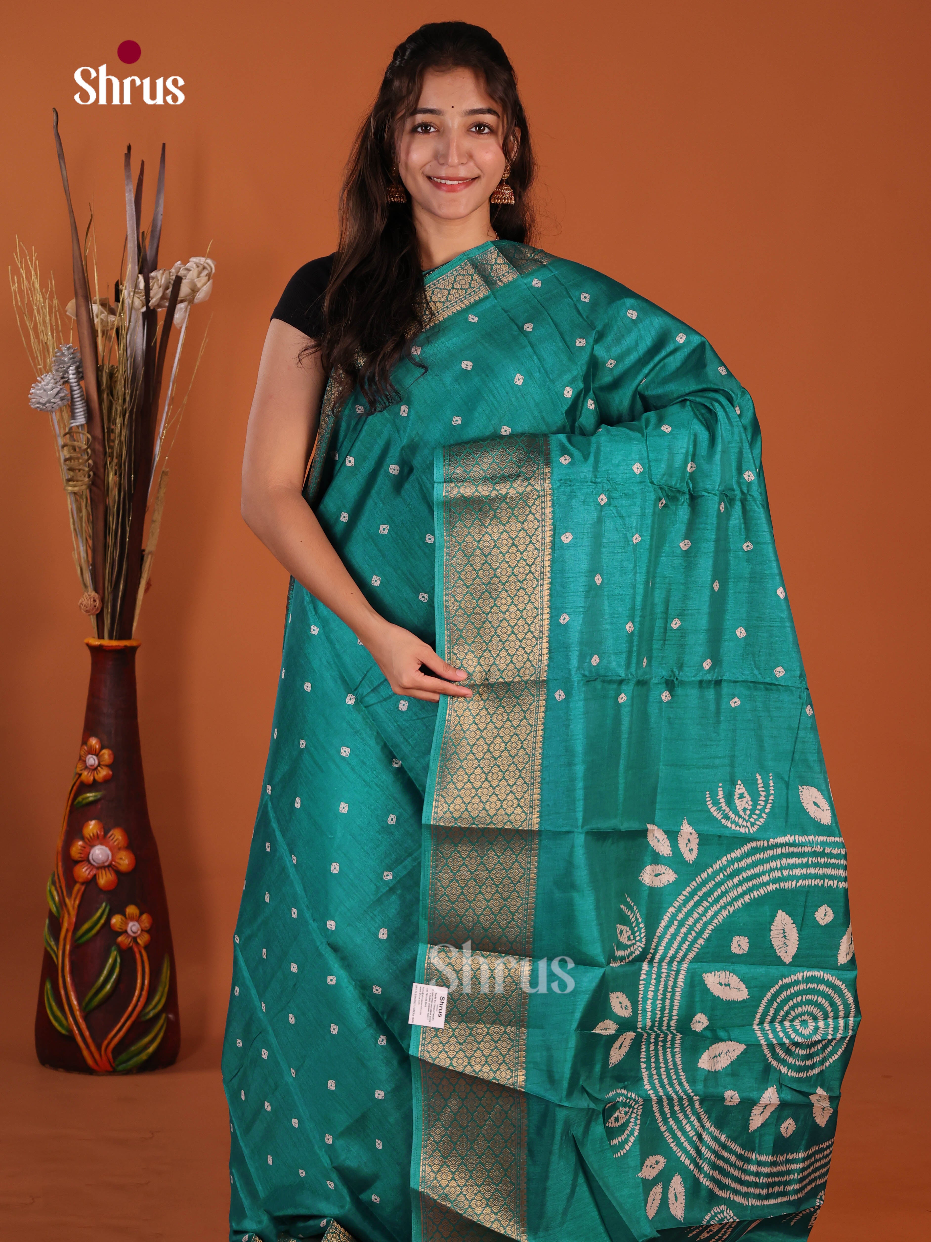 Green - Semi Crepe Saree - Shop on Shrus.com