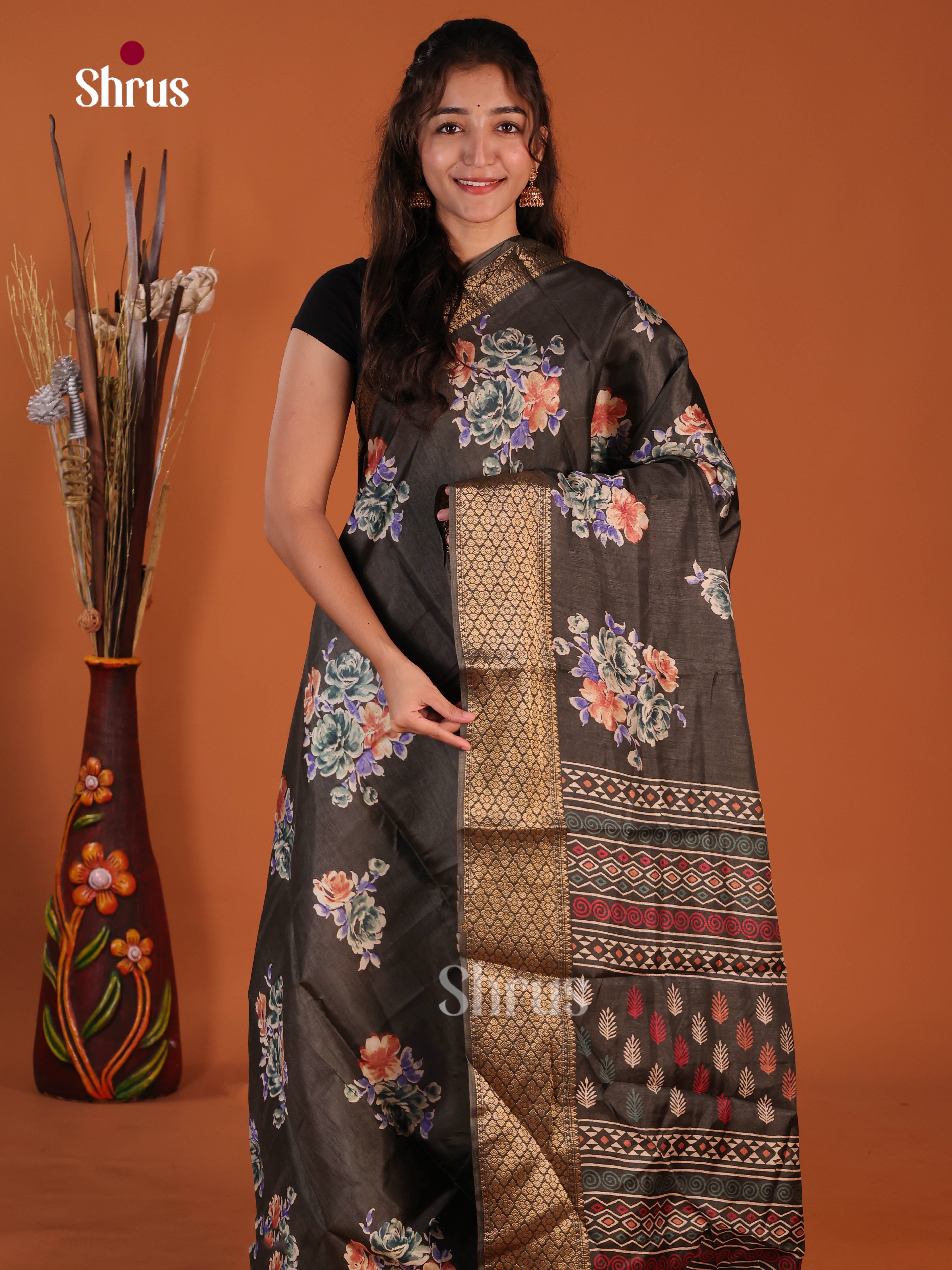 DJS10565 - Semi Crepe Saree - Shop on Shrus.com