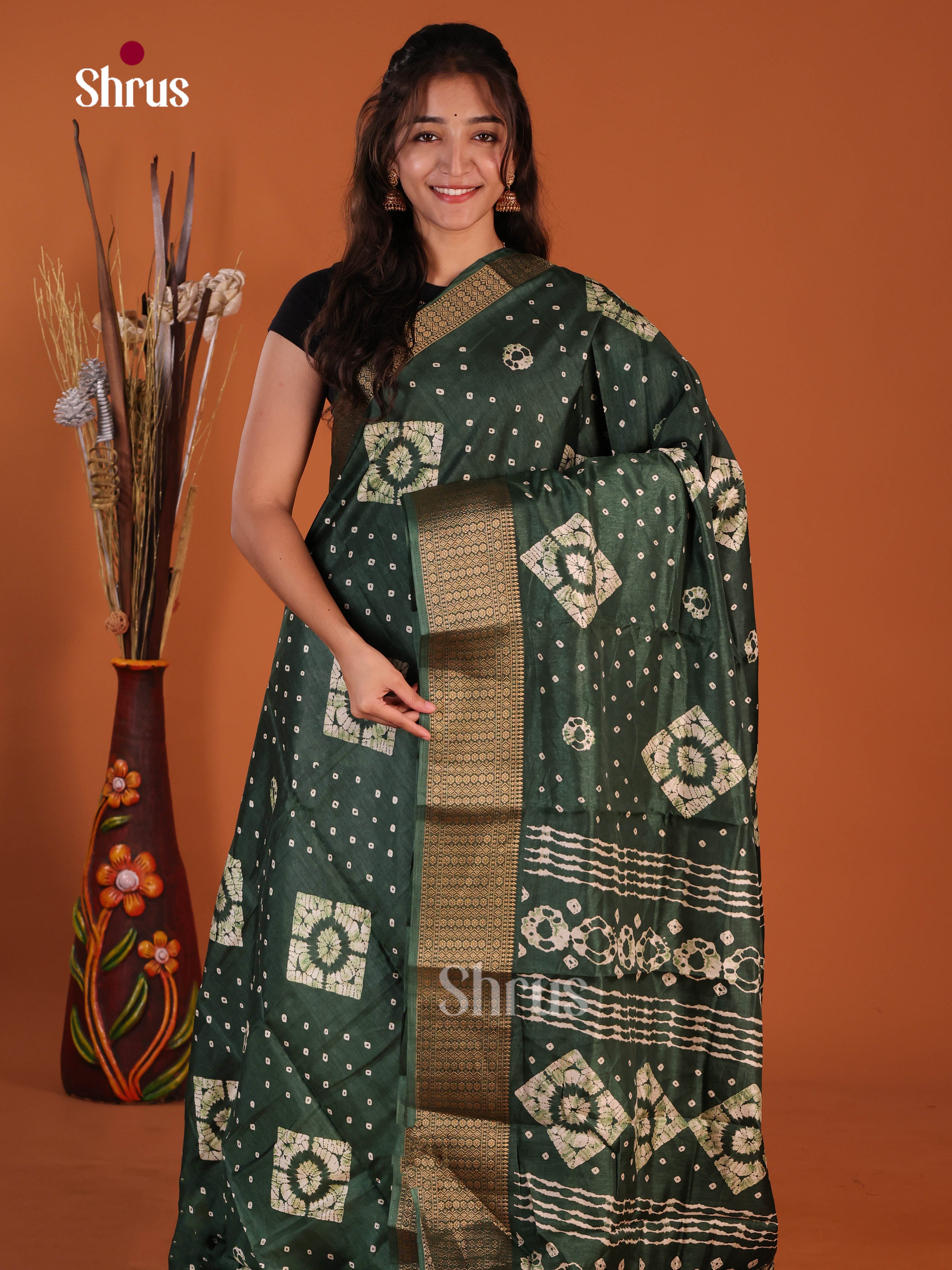 Green - Semi Crepe Saree - Shop on Shrus.com