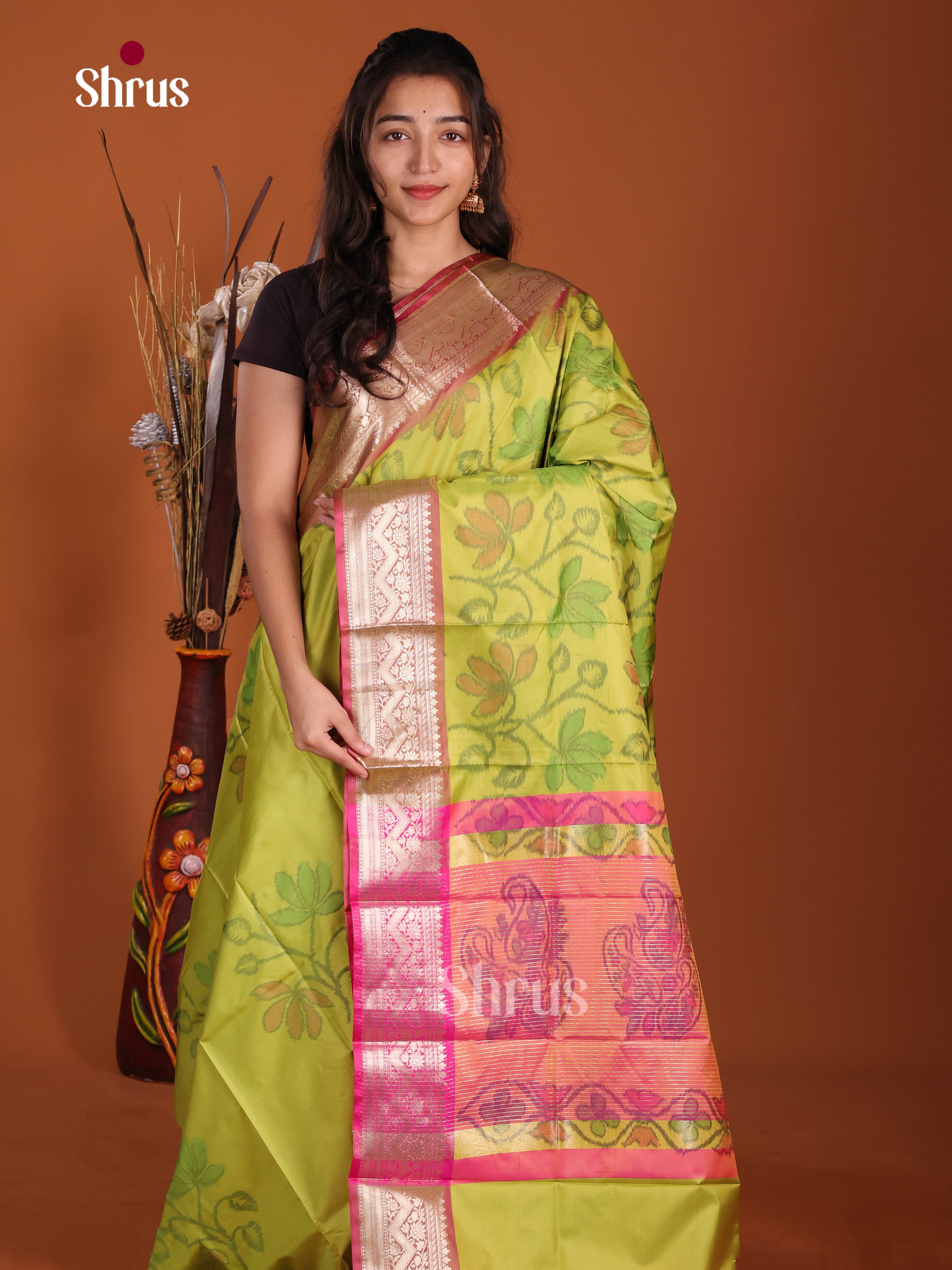 Green & Pink- Semi Pochampally Saree