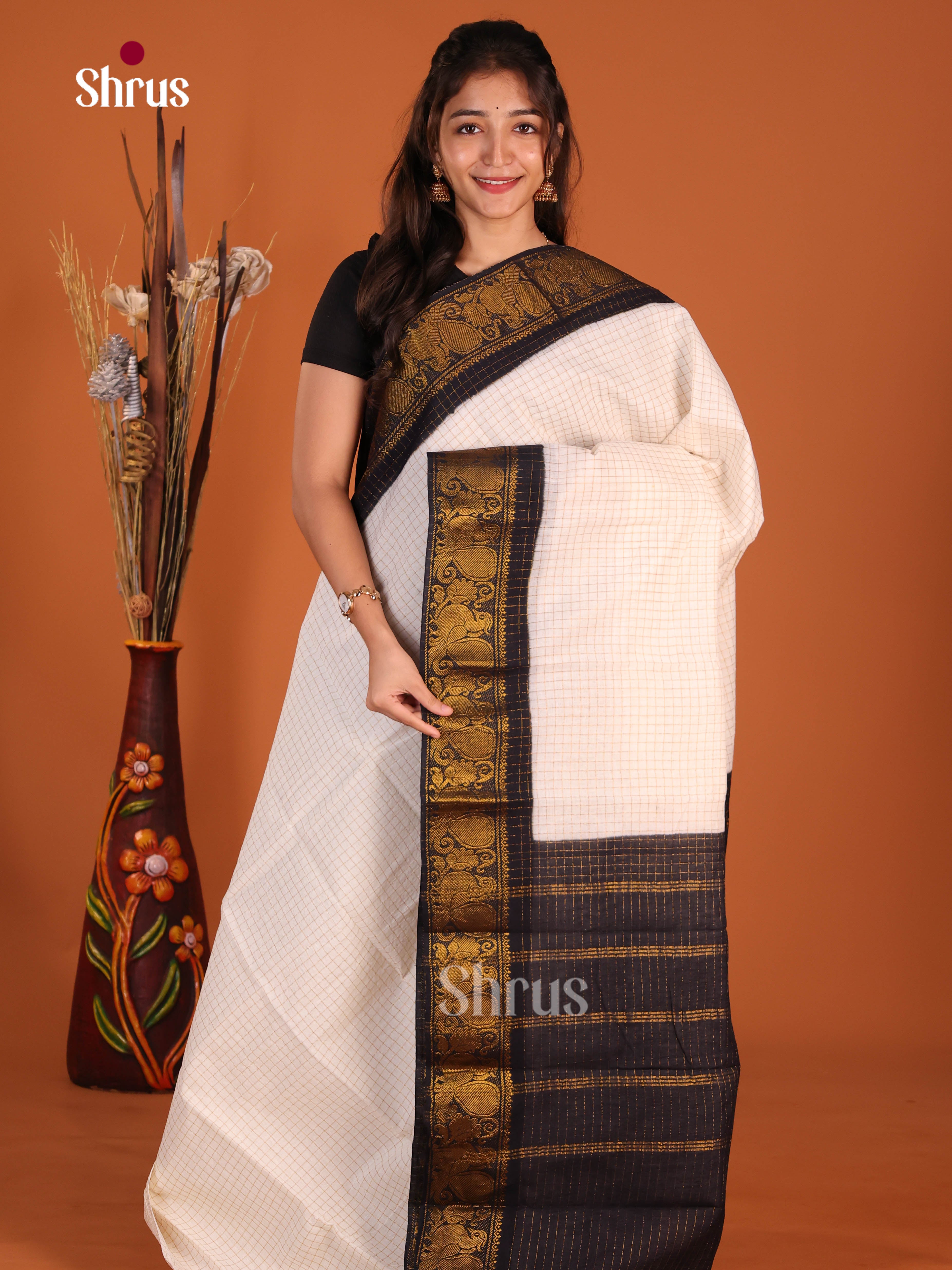 Cream & Black- Sungudi Cotton Saree