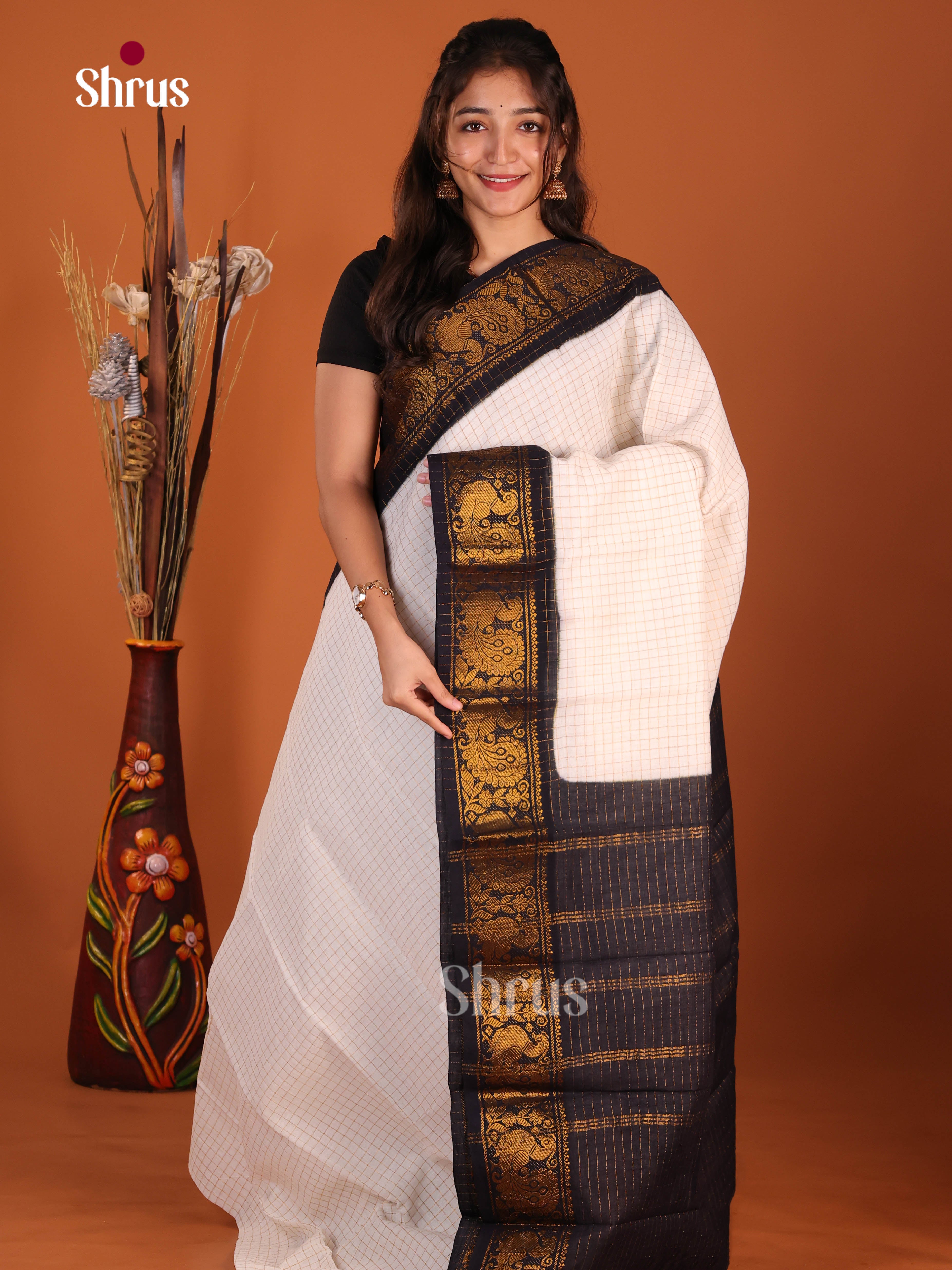 DJS18070 - Sungudi Cotton Saree - Shop on Shrus.com