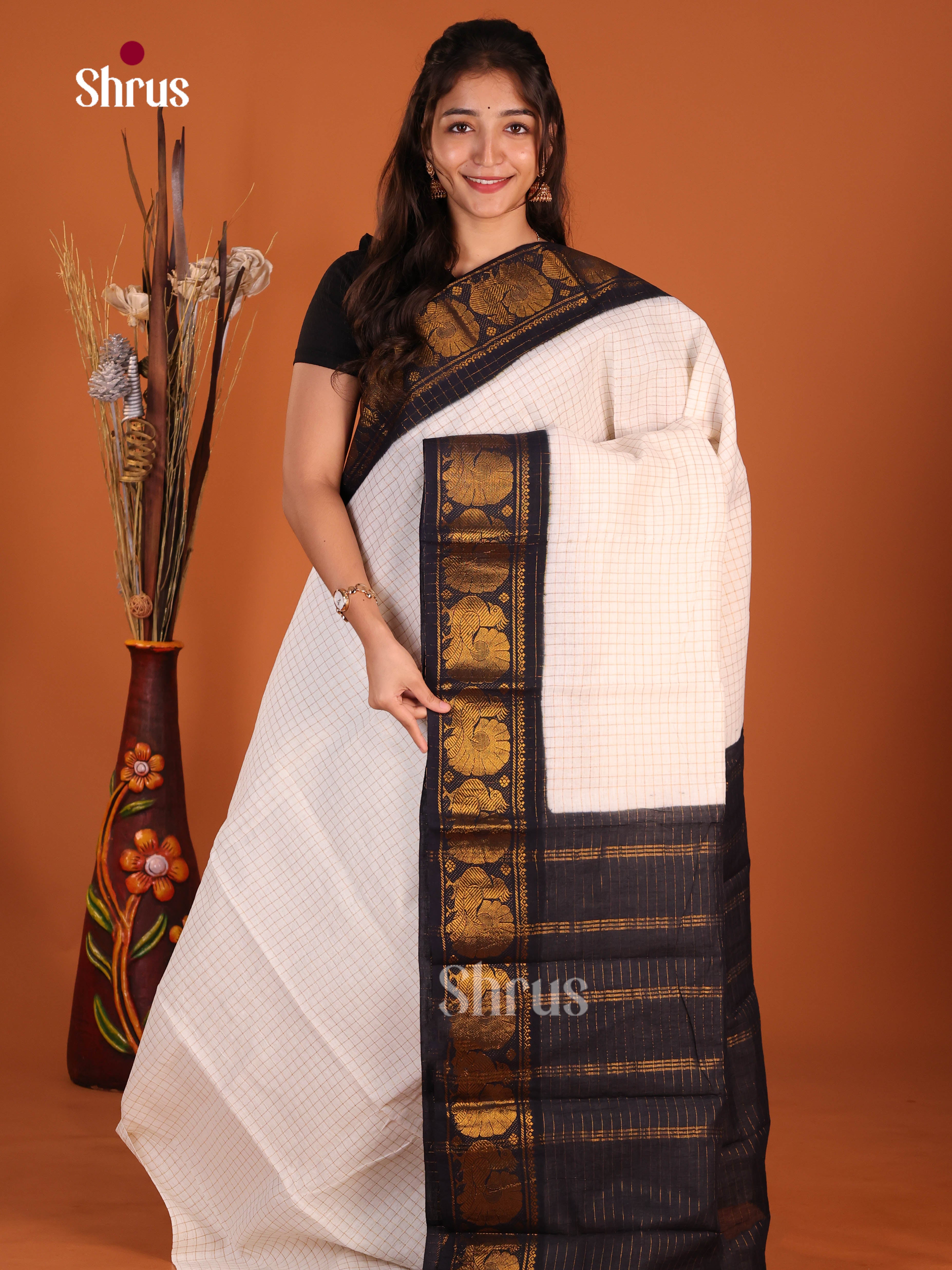 DJS18090 - Sungudi Cotton Saree - Shop on Shrus.com