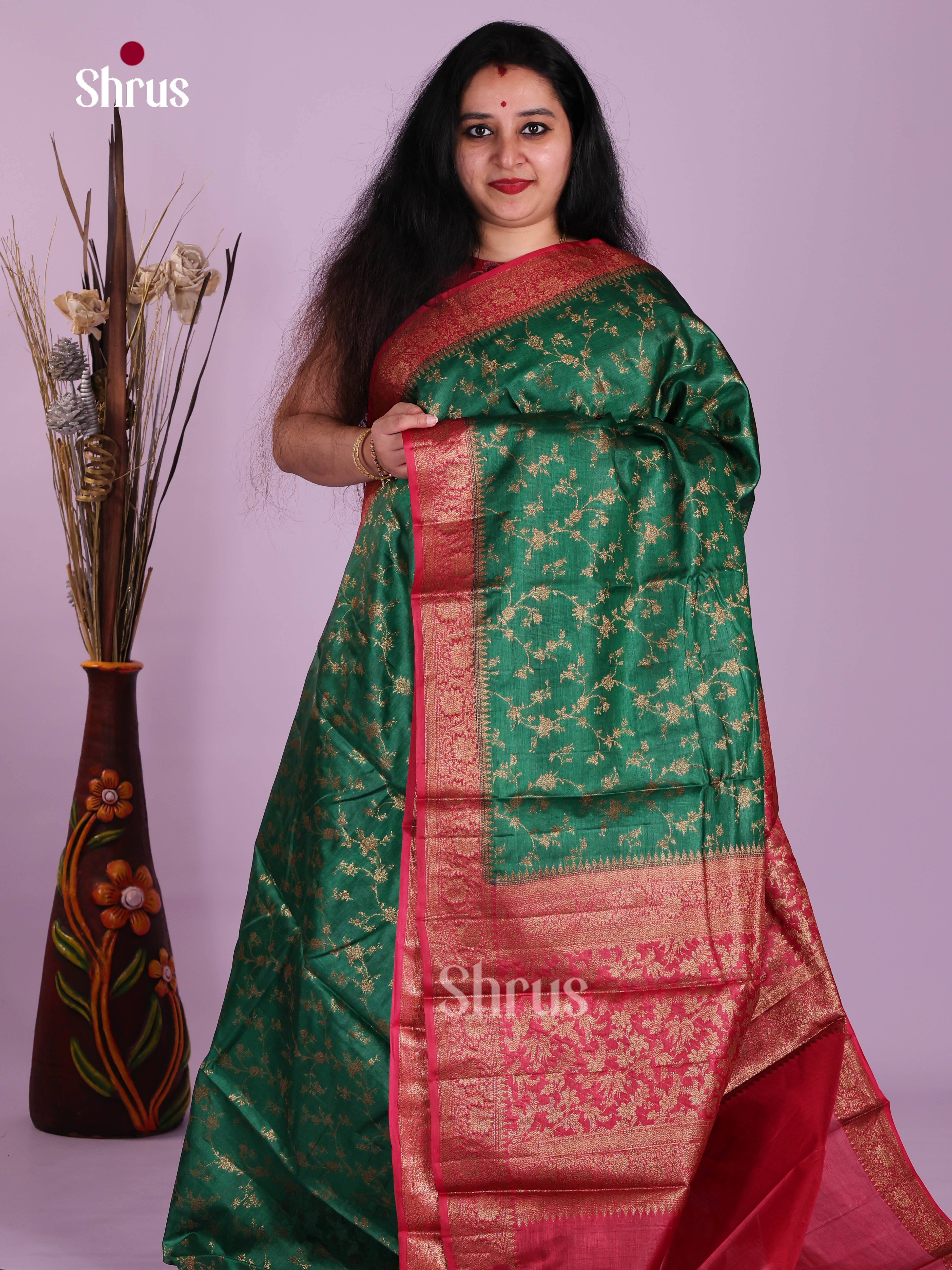 Verdant Deep Green Handloom Tussar Saree With Floral Vines & Red Zari Pallu