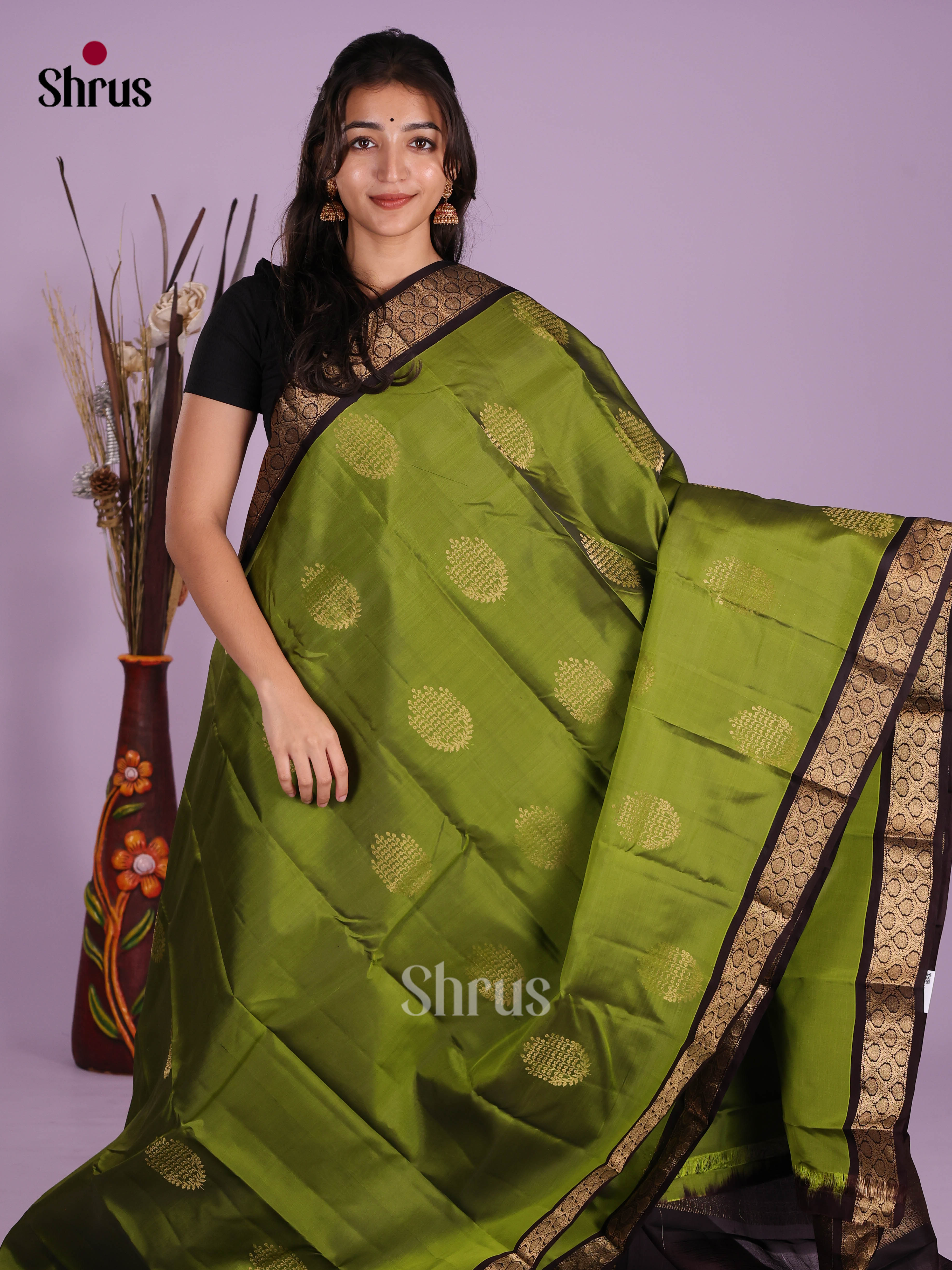 Leaf Green- Kanchipuram-halfpure Saree - Shop on Shrus.com