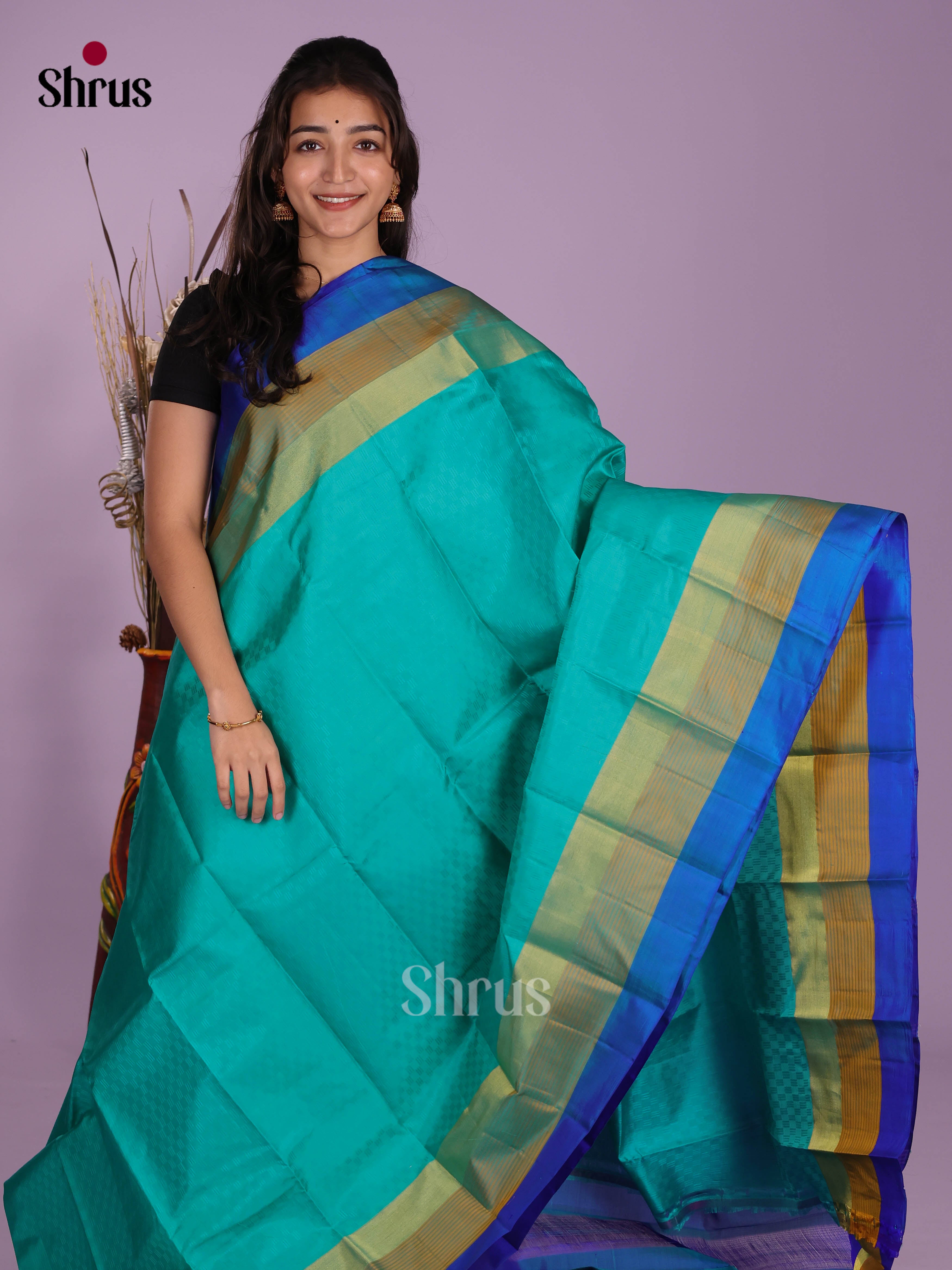 Beautiful Teal & Blue Kanchipuram silk Saree with self jacquard