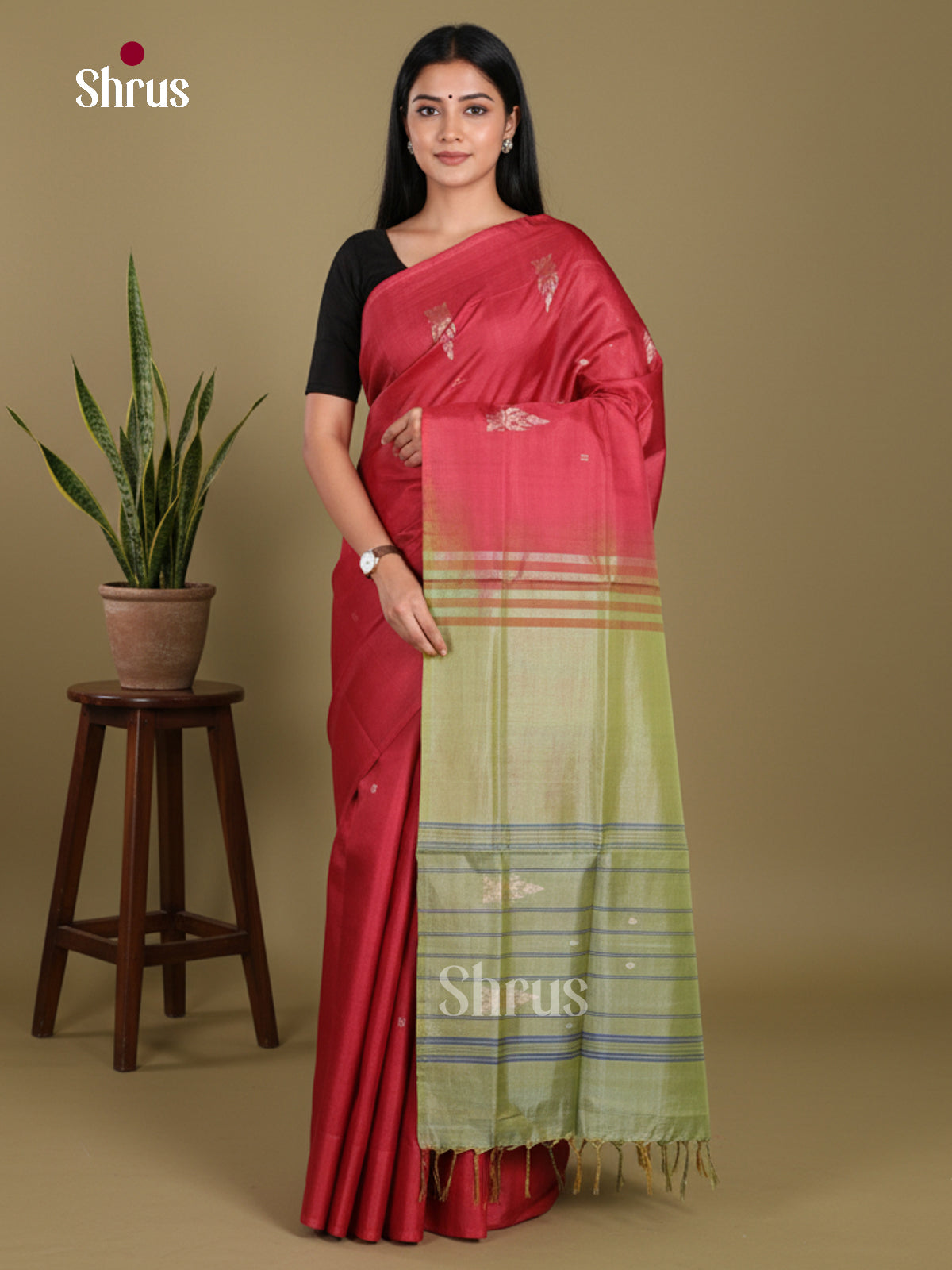 Red & Green - Banana Pith without blouse Saree
