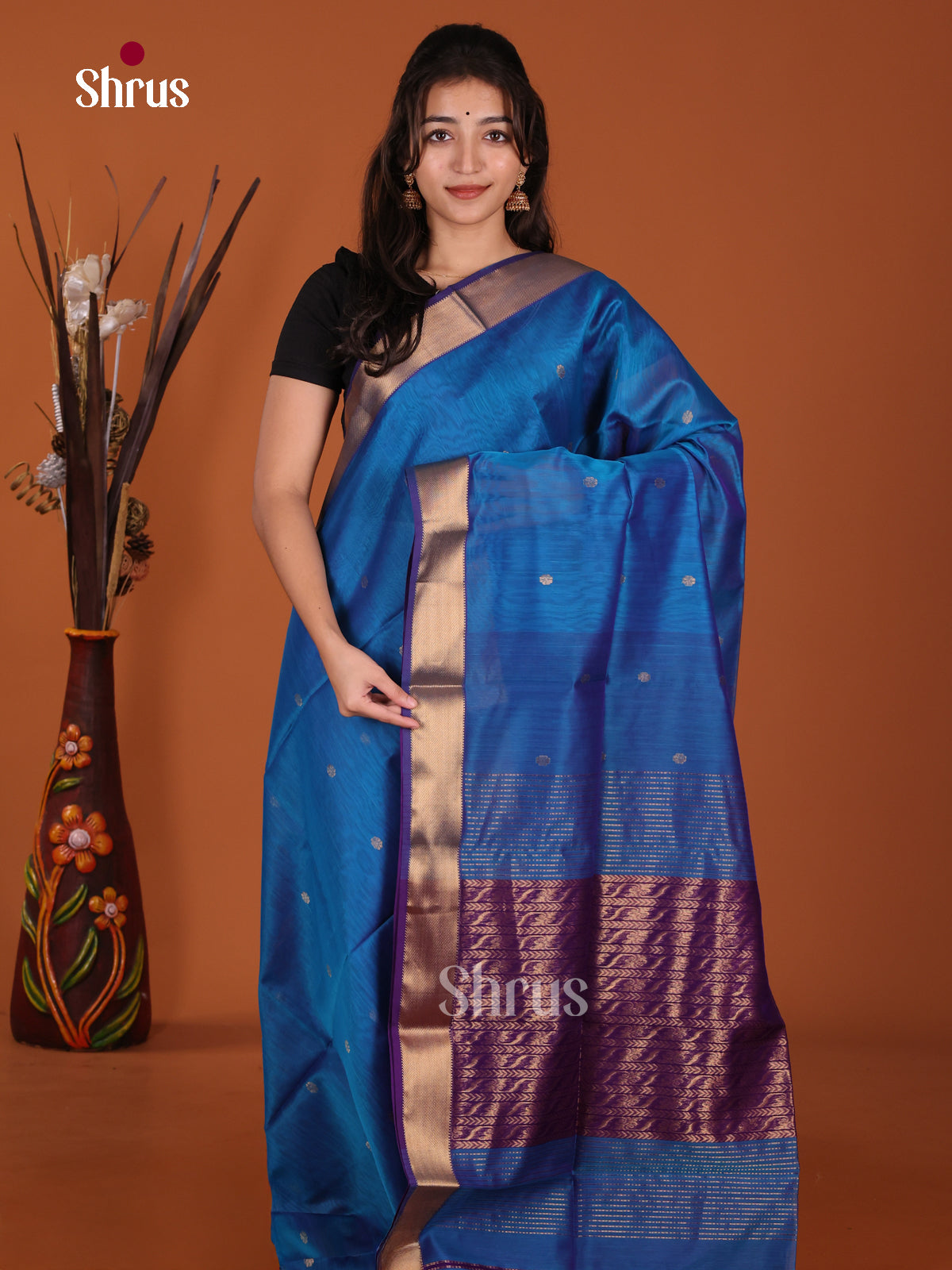 Pretty Blue & Violet Maheshwari silkcotton Saree with zari buttas & zari border