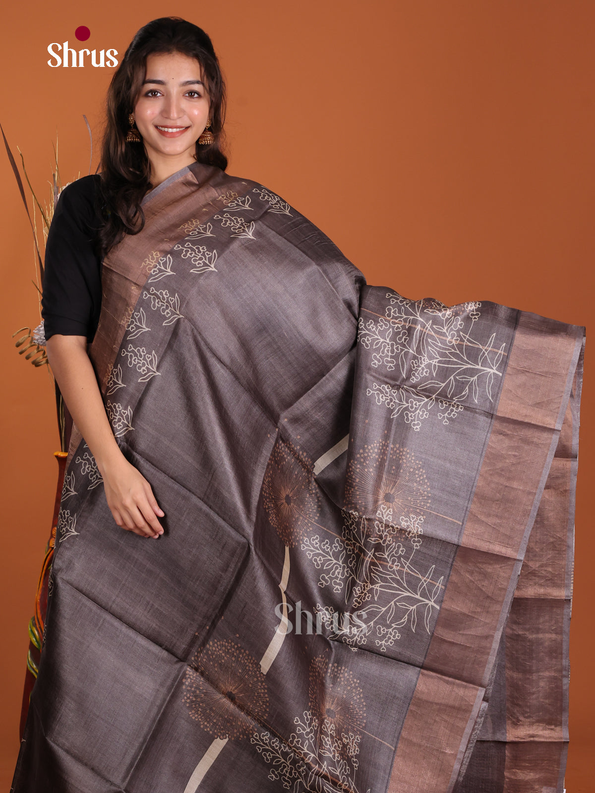 DKS15022 - Printed Tussar Saree - Shop on Shrus.com