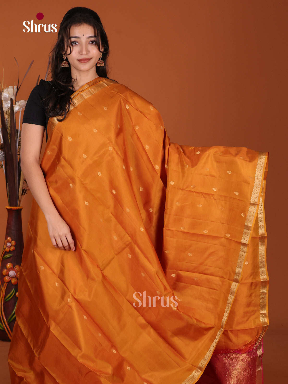 DKS22258 - Kanchipuram Butta design Saree