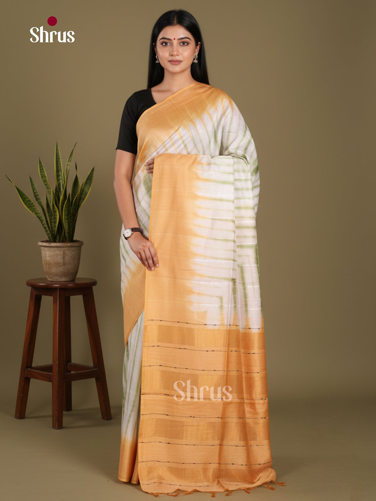 Cream & Peach - Shibori Saree