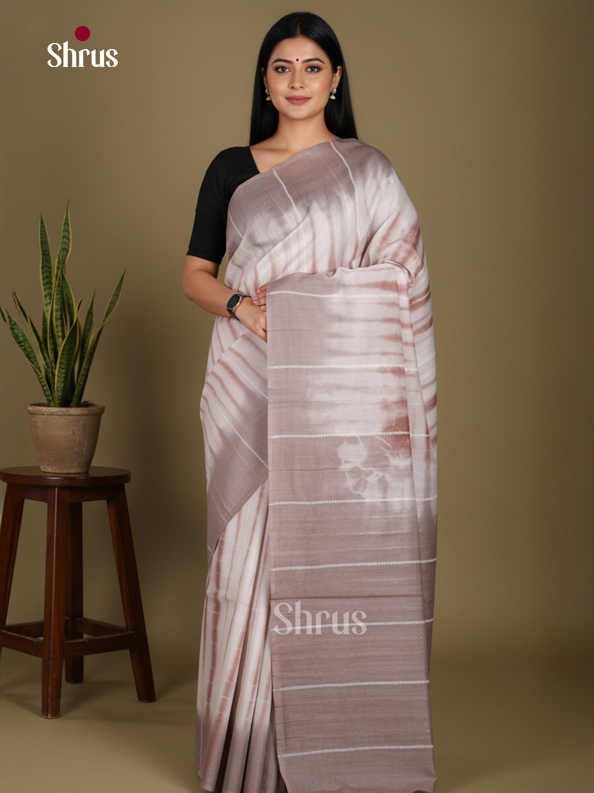 Cream & Grey- Shibori Saree
