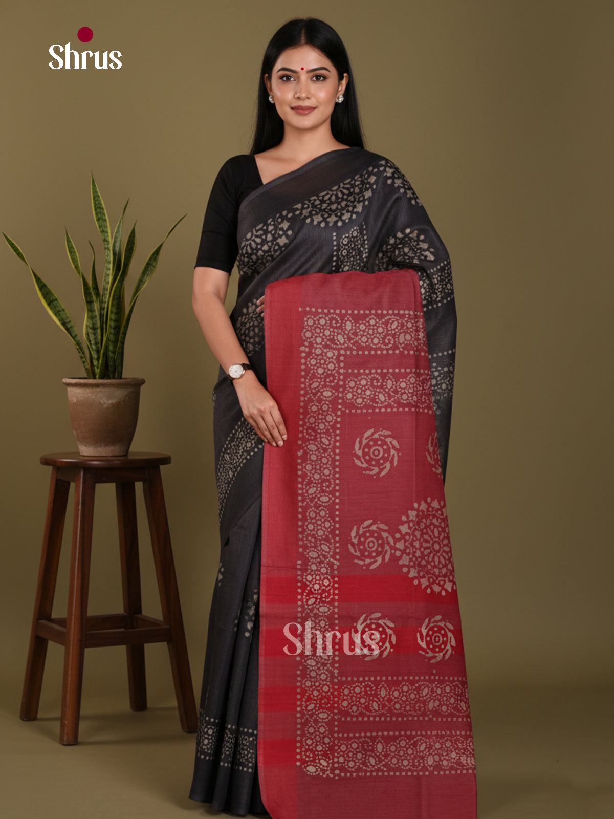 Black & Red - Bhatik Saree