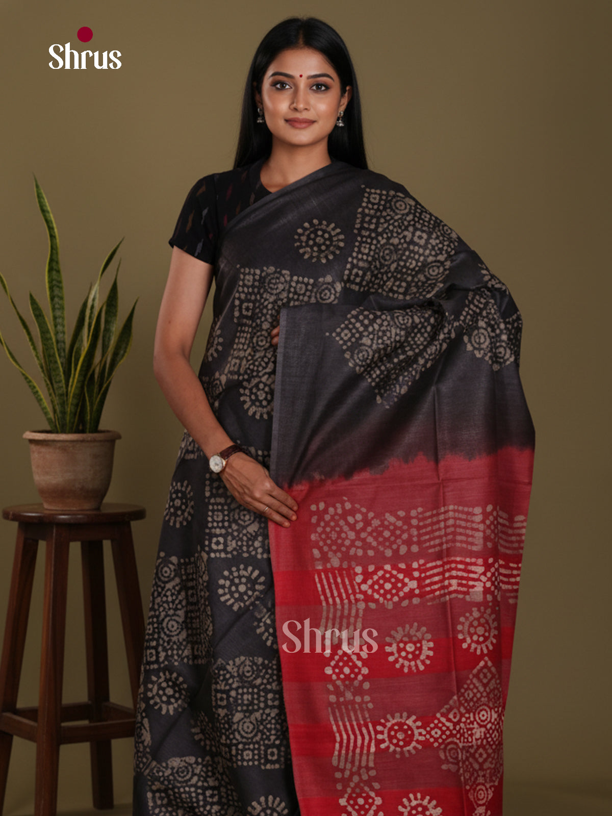black & Red - Bhatik Saree