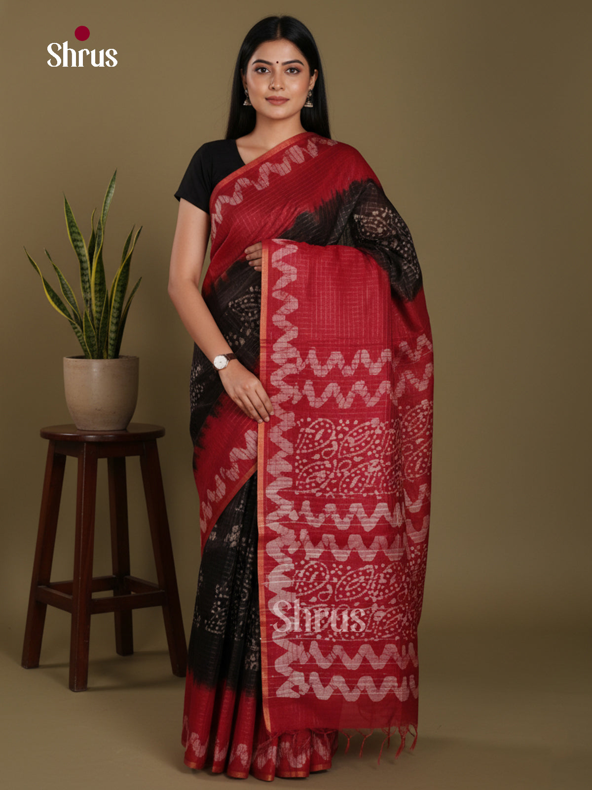 Black & Red- Bhatik Saree