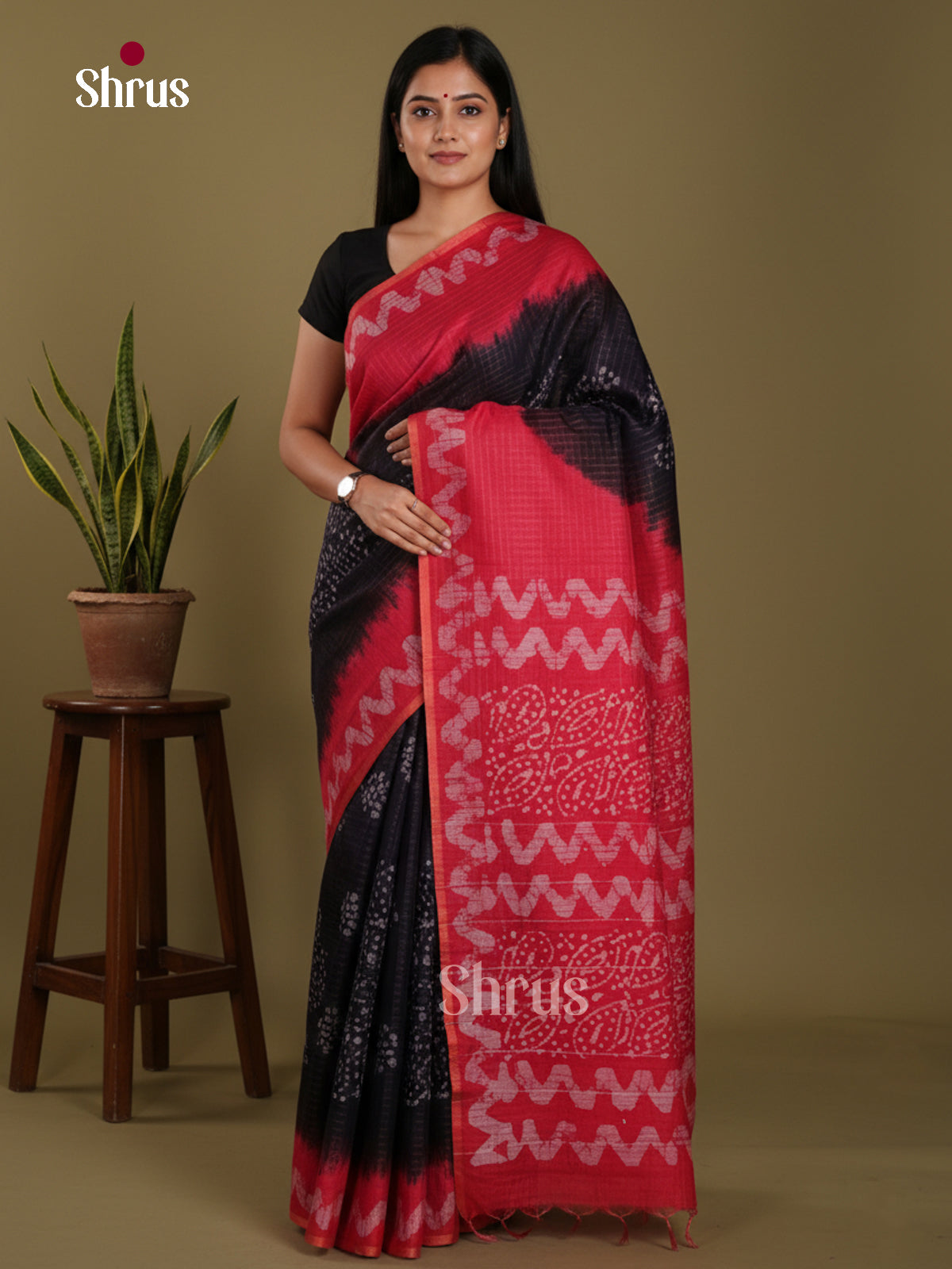 Black & Red - Bhatik Saree