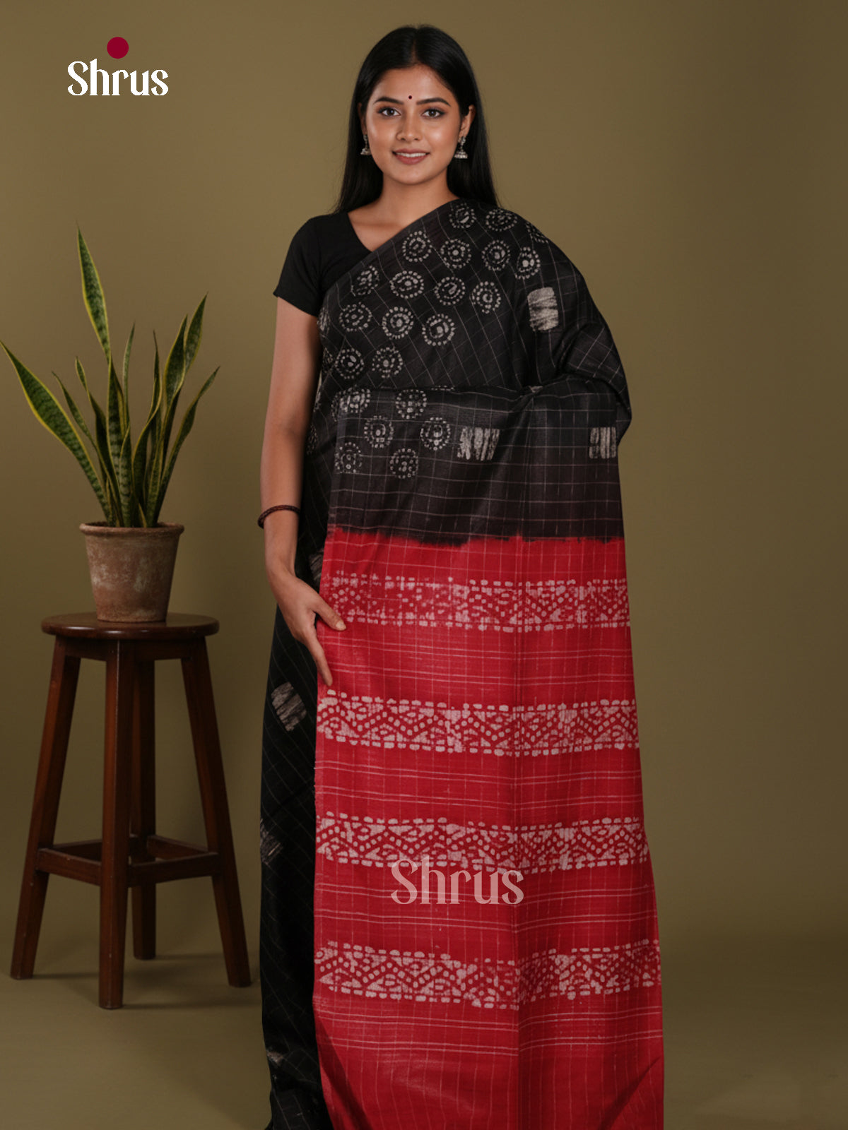 Black & Red- Bhatik Saree