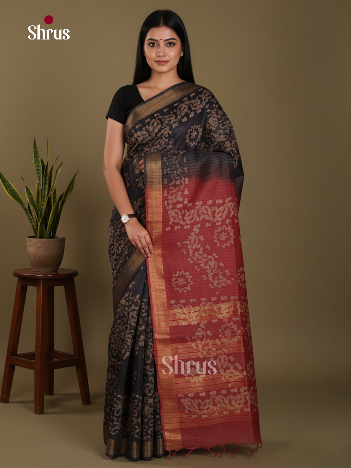 Black & Red- Bhatik Saree