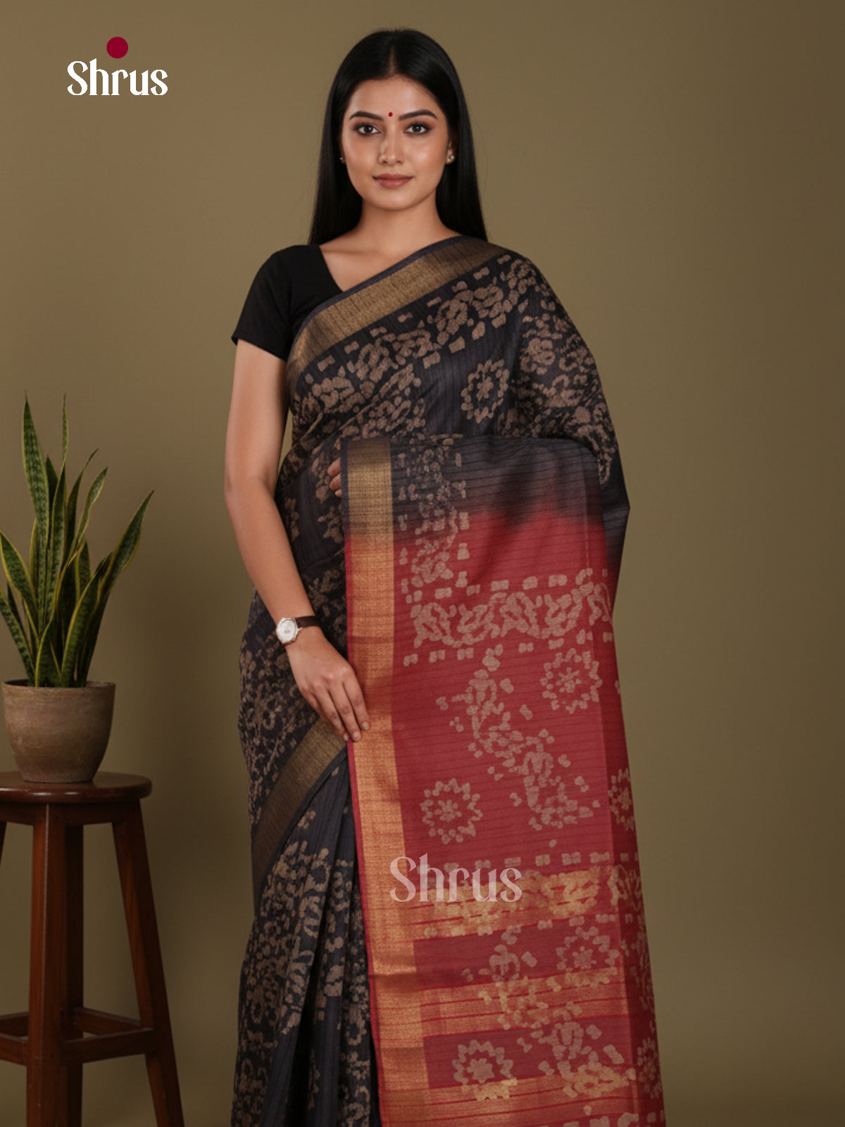 Black & Red- Bhatik Saree