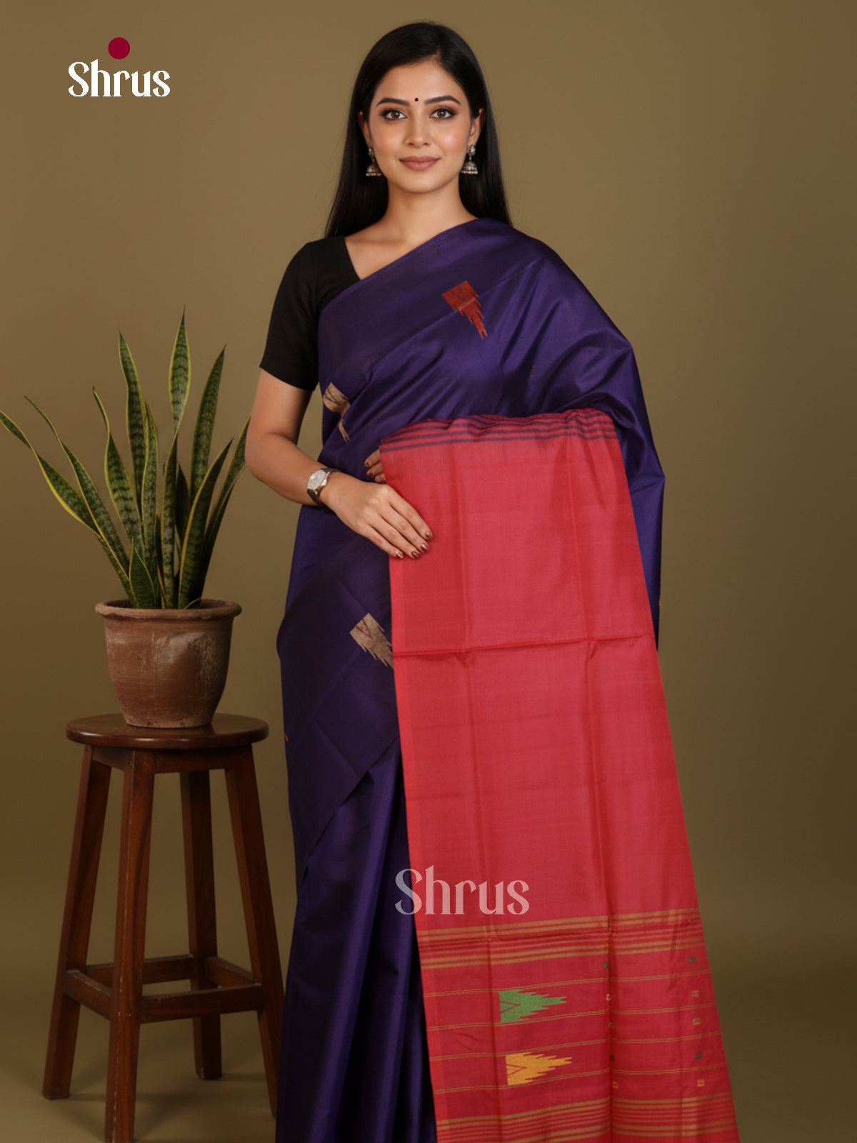 DLS04142 - Banana Pith without blouse Saree - Shop on Shrus.com