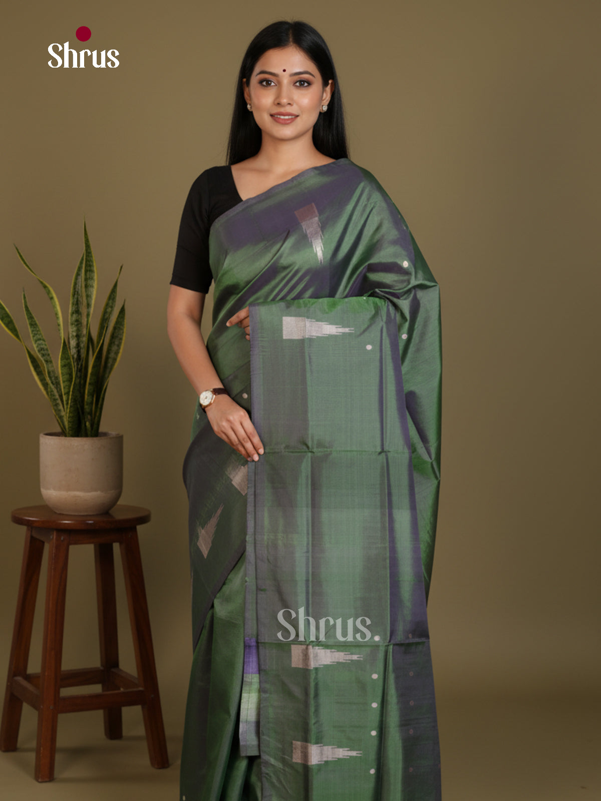 DLS04159 - Banana Pith without blouse Saree - Shop on Shrus.com