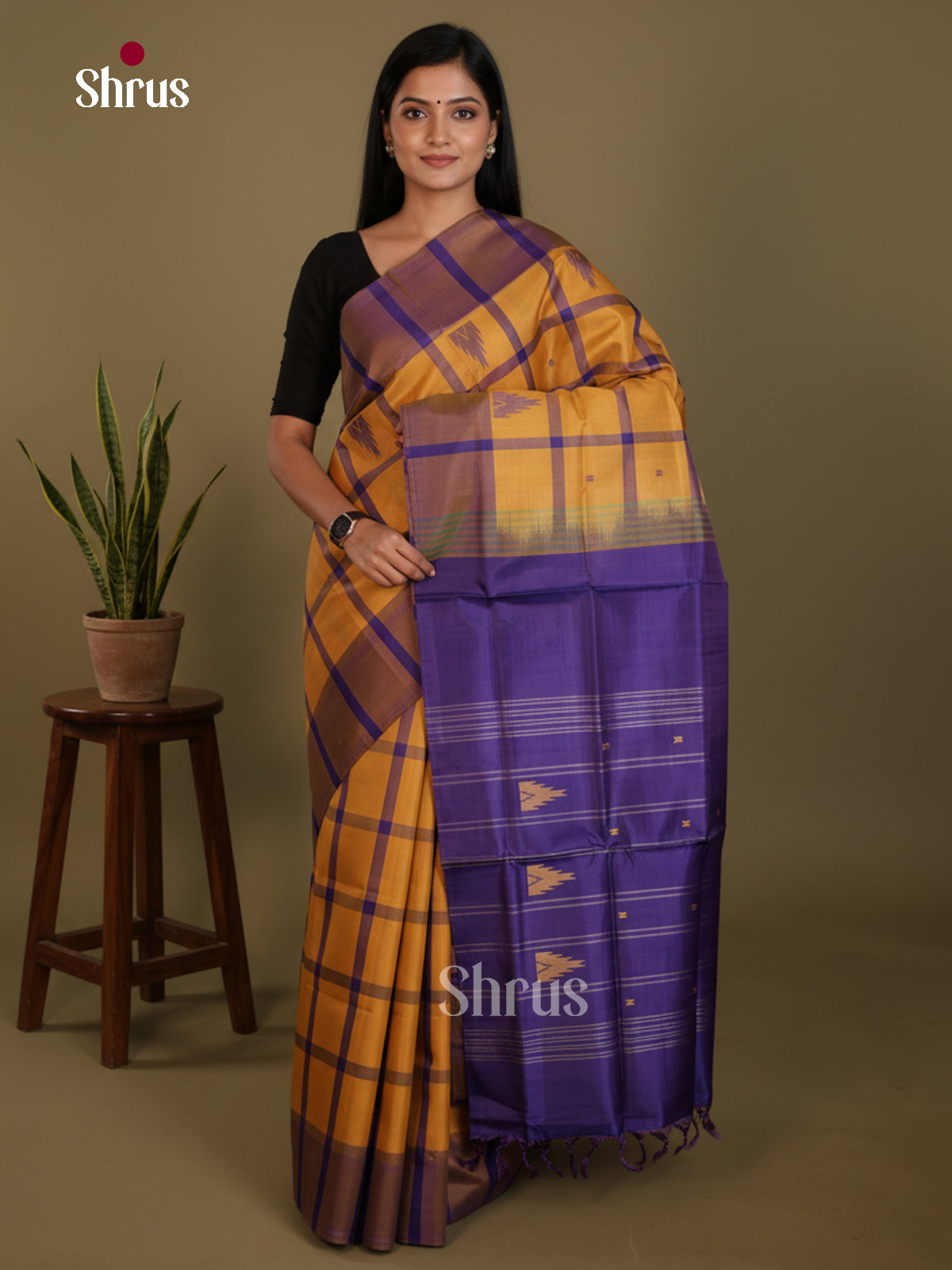 DLS09081 - Banana Pith without blouse Saree - Shop on Shrus.com