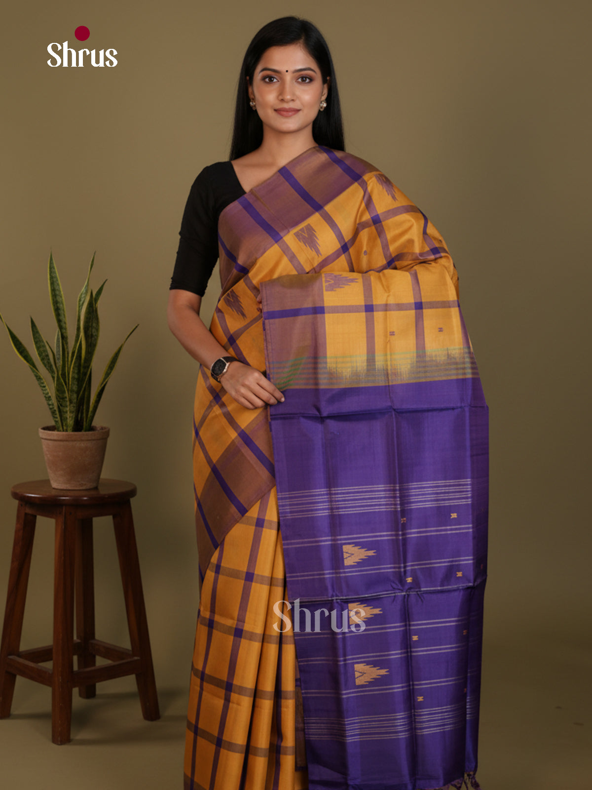 DLS09081 - Banana Pith without blouse Saree - Shop on Shrus.com