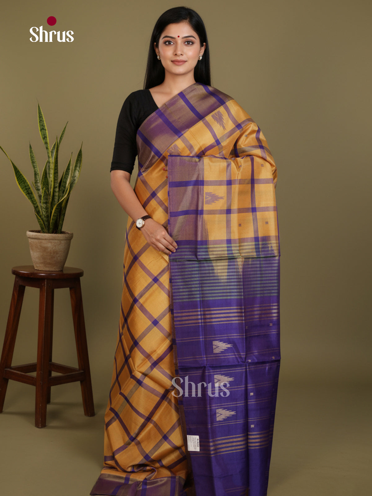 DLS09090 - Banana Pith without blouse Saree - Shop on Shrus.com