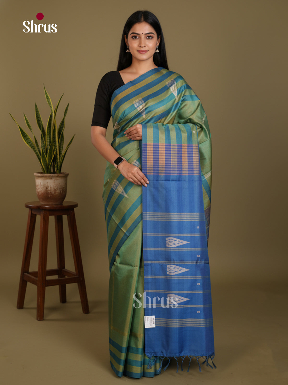 DLS09092 - Banana Pith without blouse Saree - Shop on Shrus.com