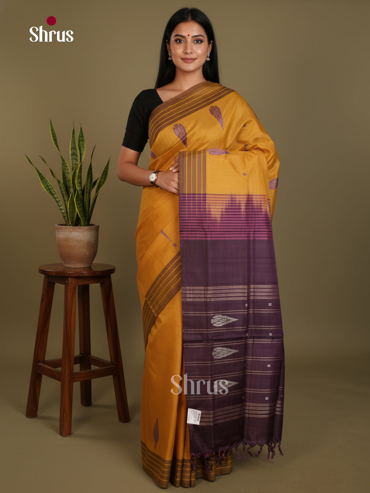 DLS09094 - Banana Pith without blouse Saree - Shop on Shrus.com