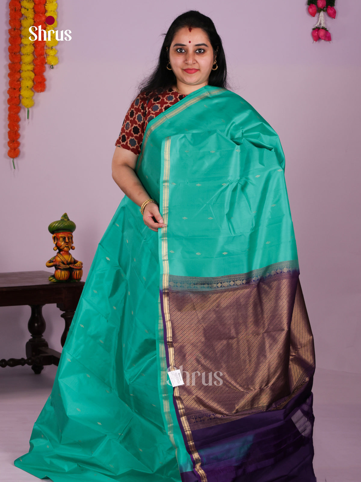 DLS16035 - Kanchipuram Butta design Saree - Shop on Shrus.com
