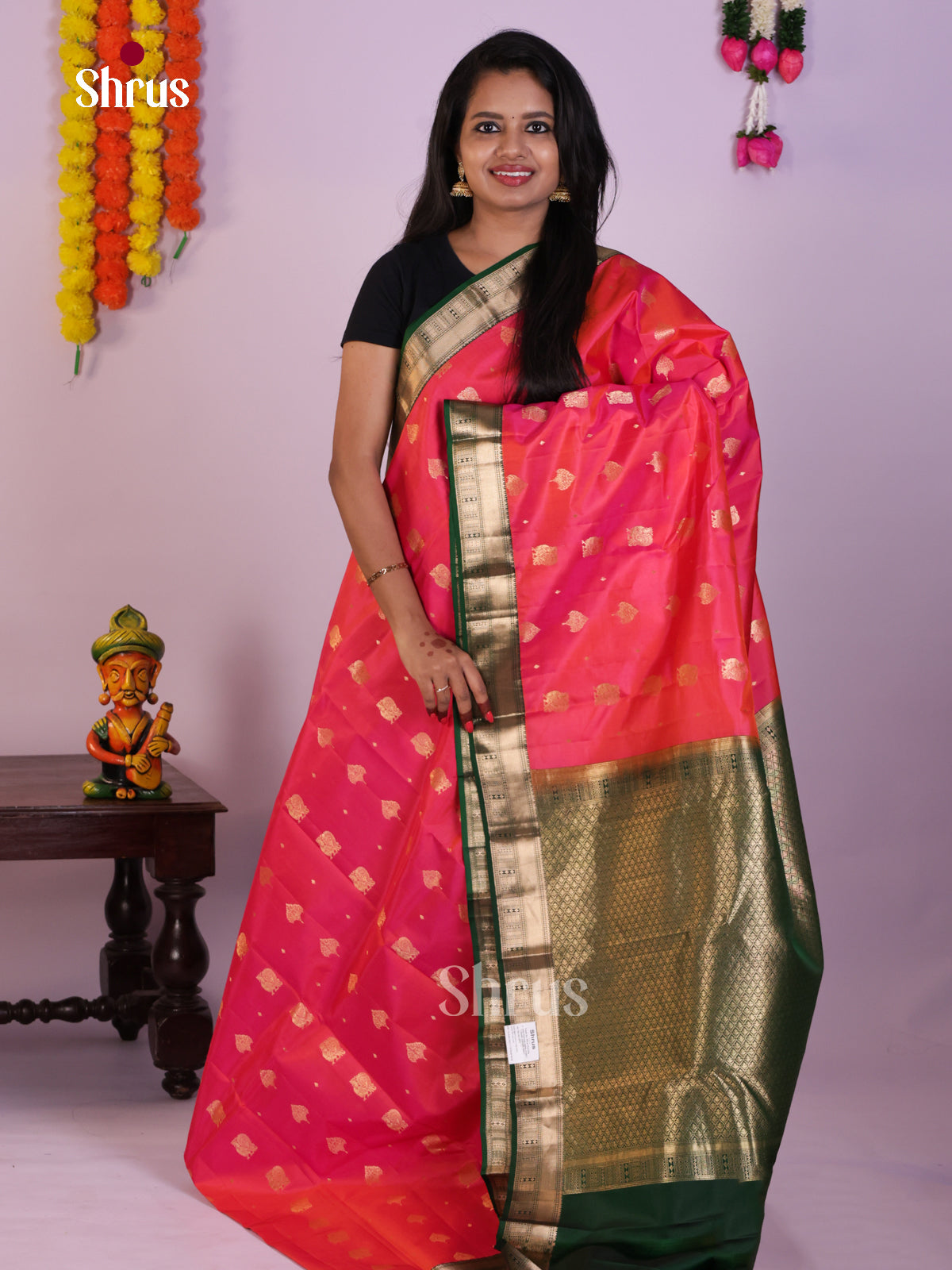 Dual Tone Pink Kanjivaram Saree With Zari Leaf Motifs & Green Brocade Pallu