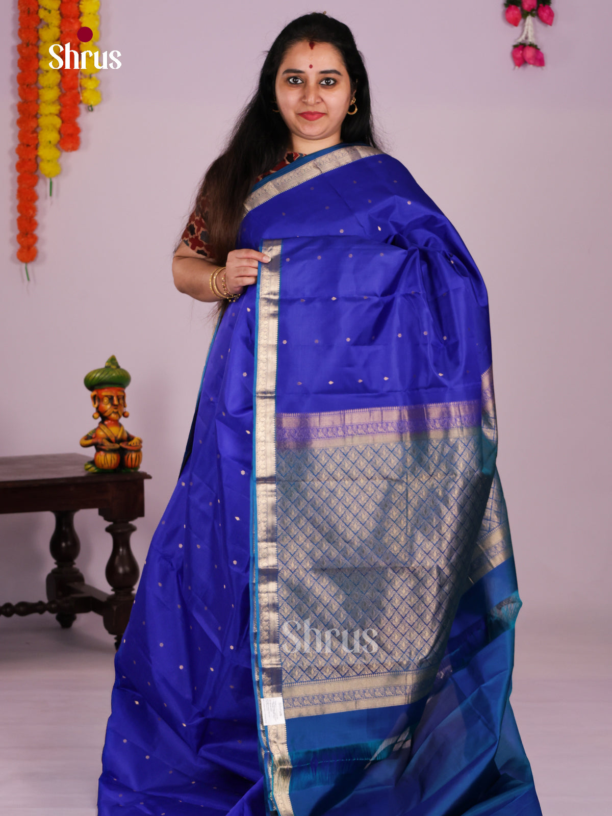 DLS16055 - Kanchipuram Butta design Saree - Shop on Shrus.com