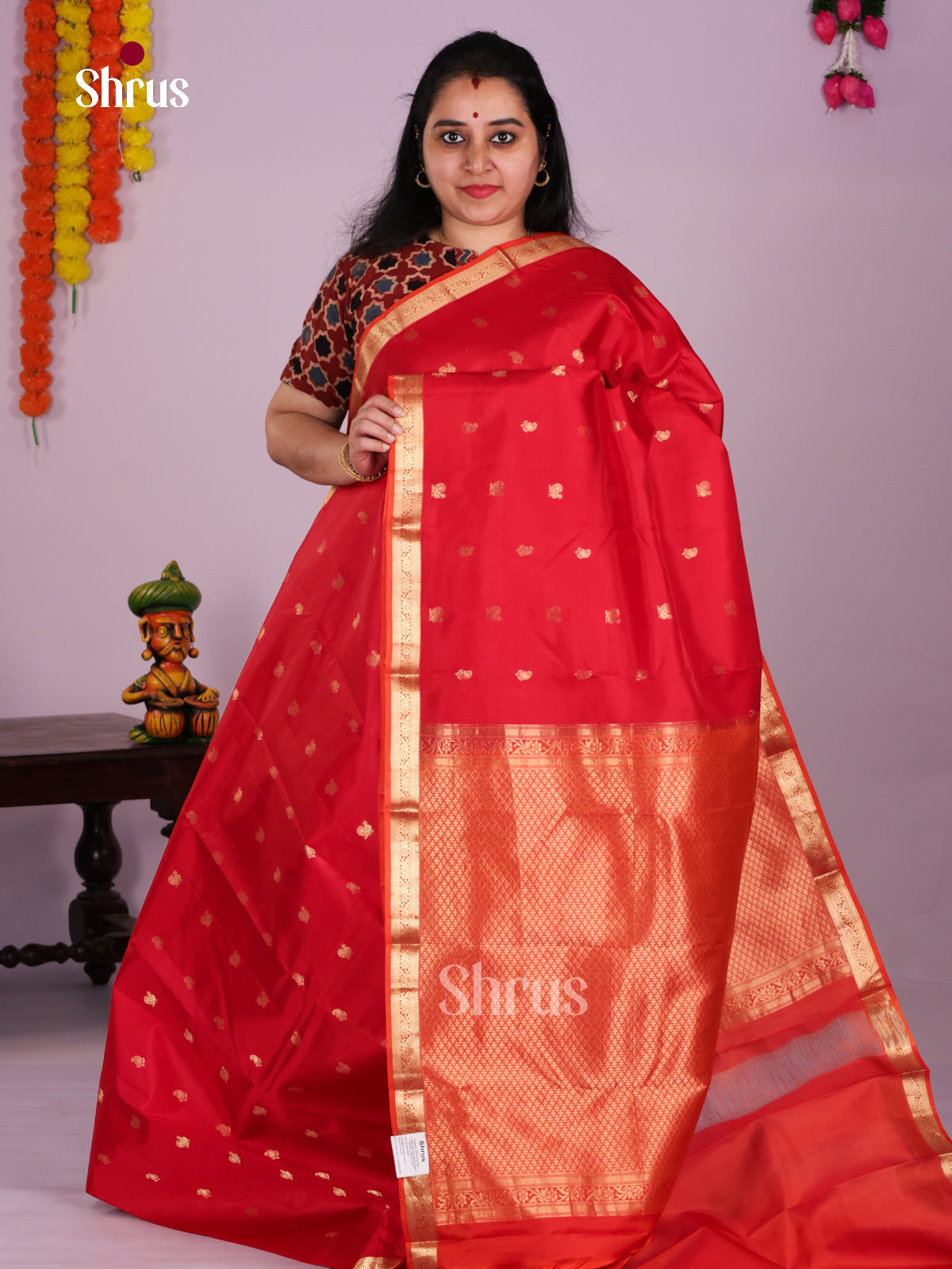 DLS16065 - Kanchipuram Butta design Saree - Shop on Shrus.com