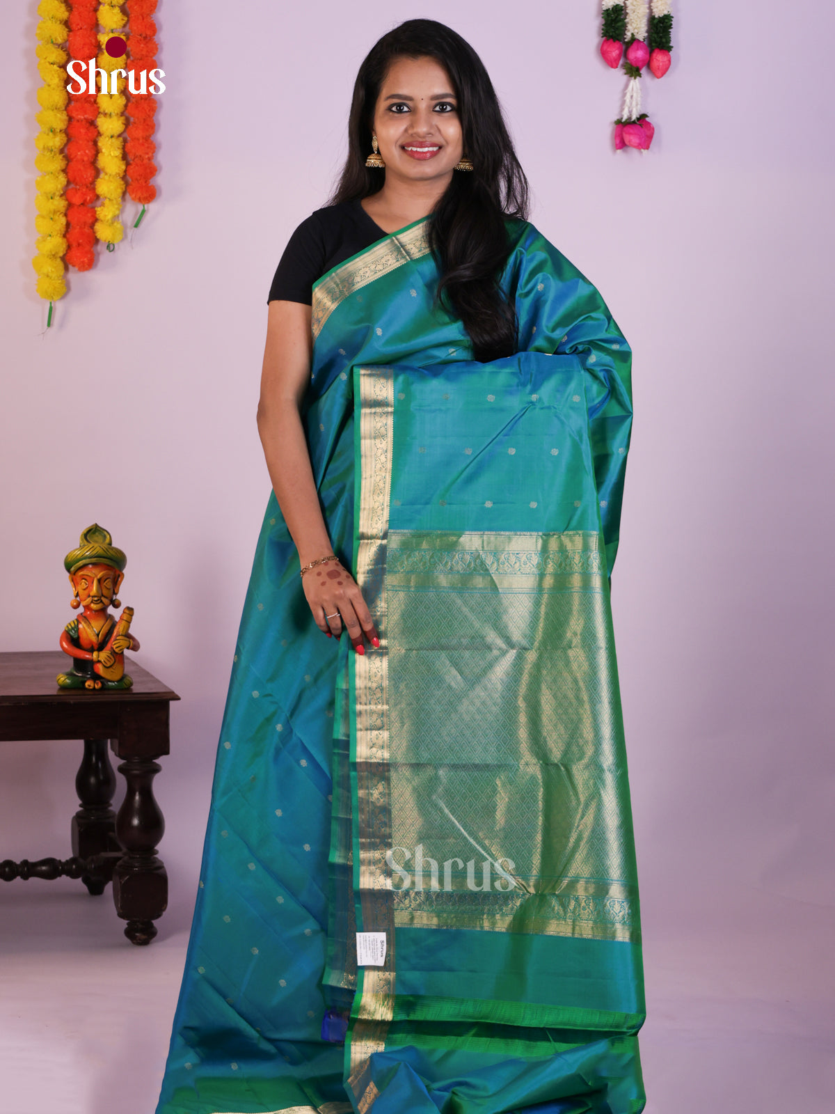DLS16075 - Kanchipuram Butta design Saree
